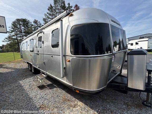 2018 Classic 33FBQ by Airstream from Blue Compass RV Gainesville in Alachua, Florida