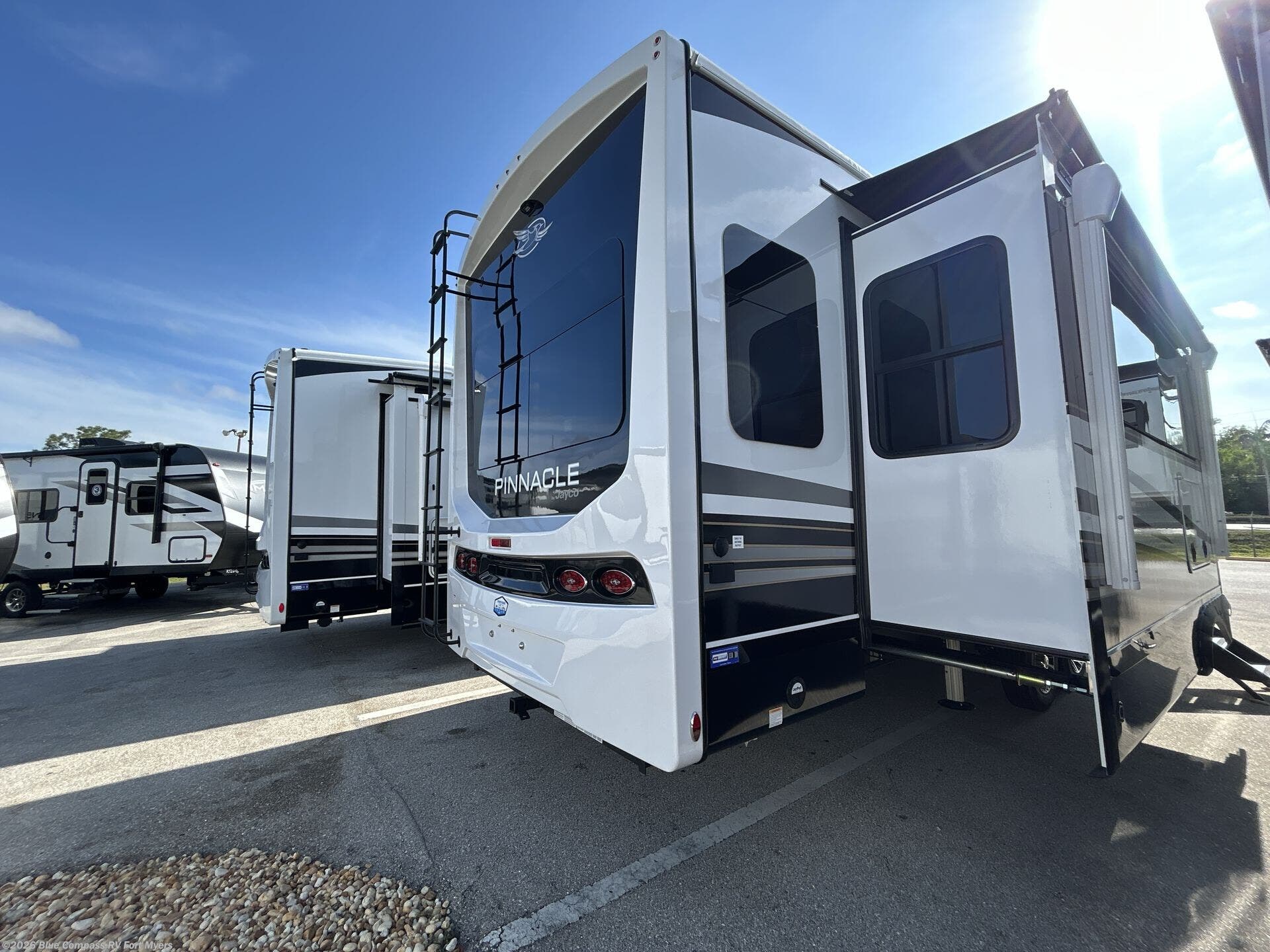New 2025 Jayco Pinnacle 38KPTS available in Fort Myers, Florida