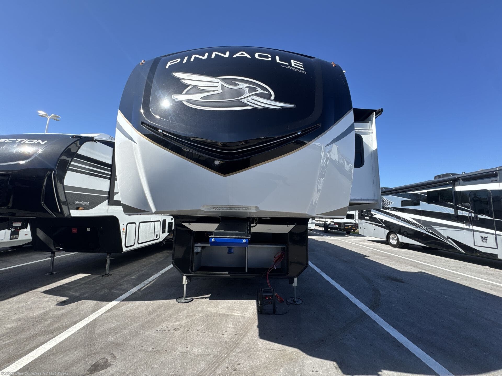 New 2025 Jayco Pinnacle 38KPTS available in Fort Myers, Florida