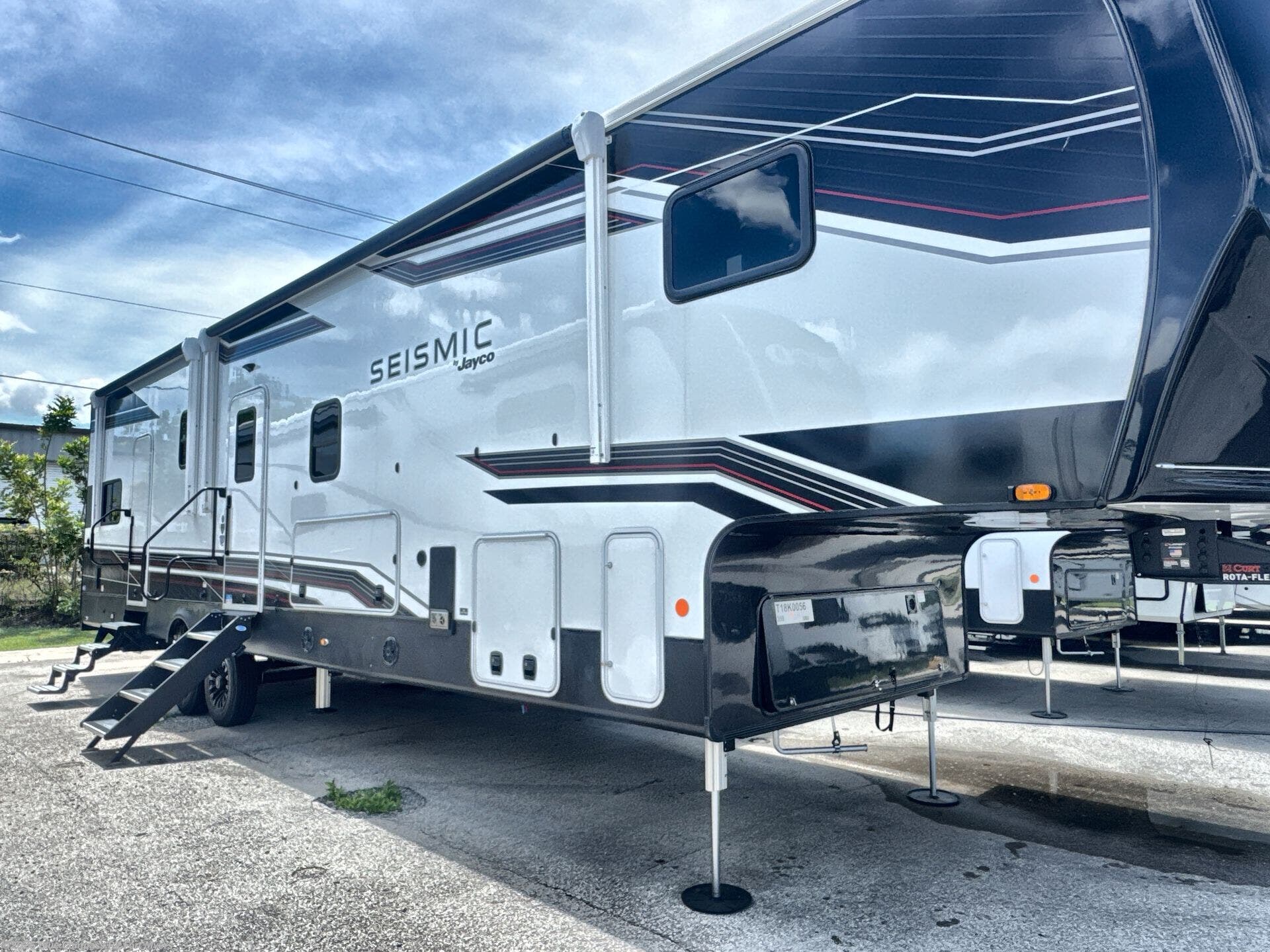2025 Seismic 359 by Jayco from Blue Compass RV Fort Myers in Fort Myers, Florida
