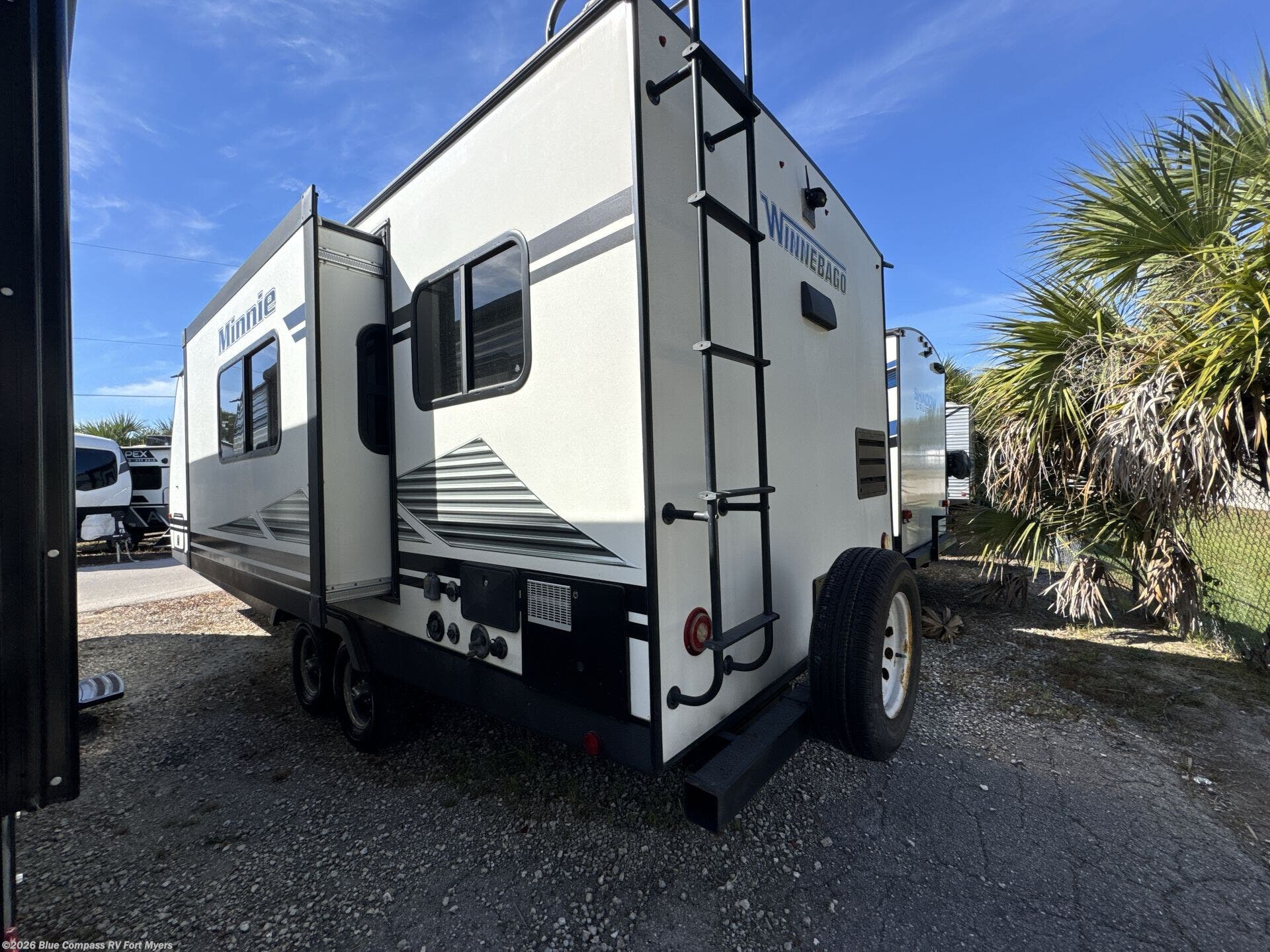 2025 Winnebago Minnie 2401RG - Used Travel Trailer For Sale by Blue Compass RV Fort Myers in Fort Myers, Florida