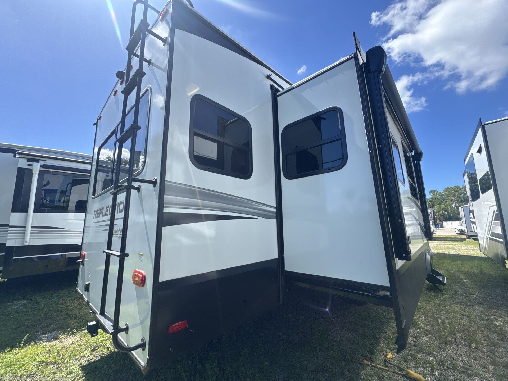 2025 Reflection 367BHS by Grand Design from Blue Compass RV Fort Myers in Fort Myers, Florida