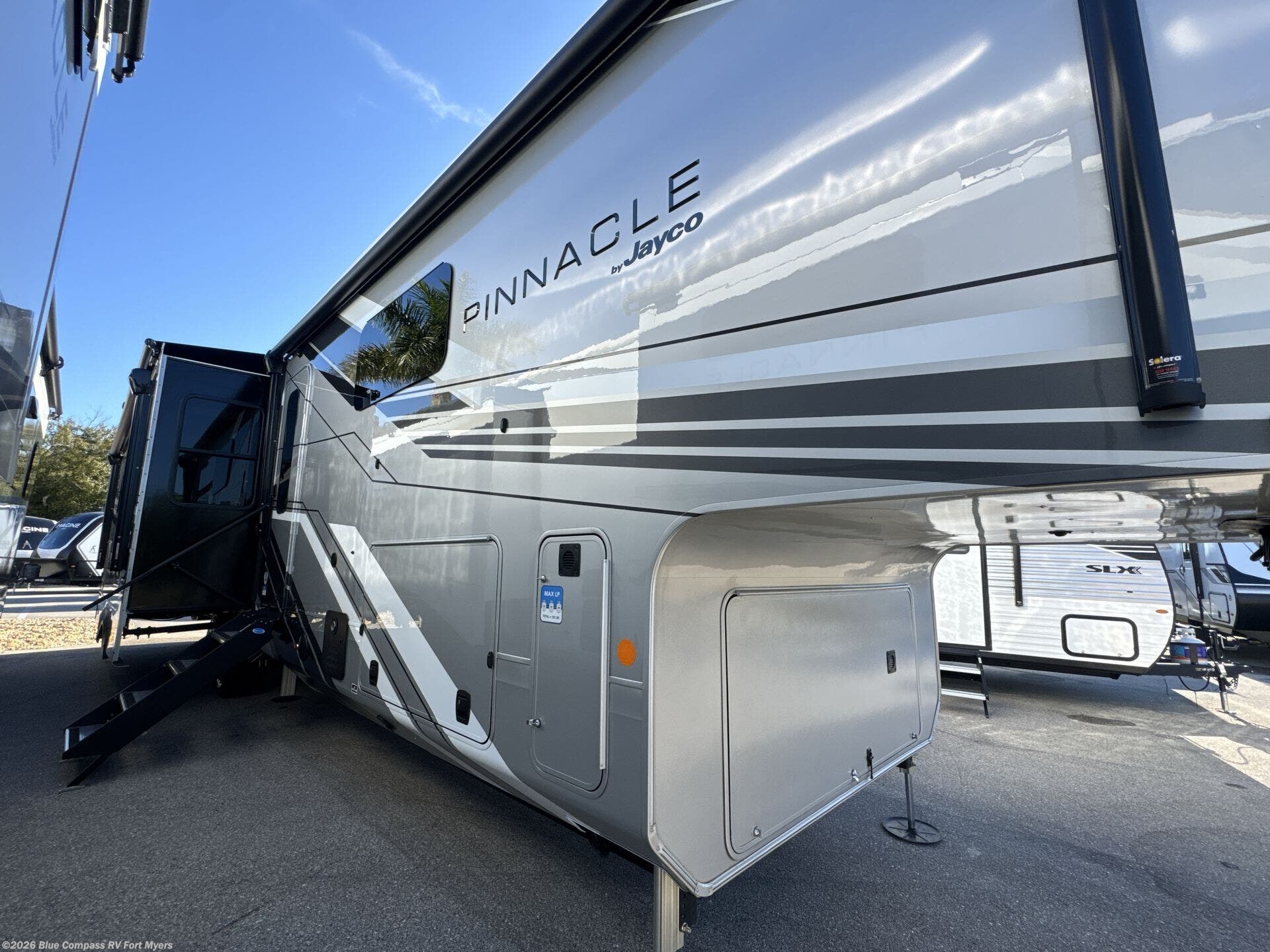 New 2026 Jayco Pinnacle 38FBRK available in Fort Myers, Florida