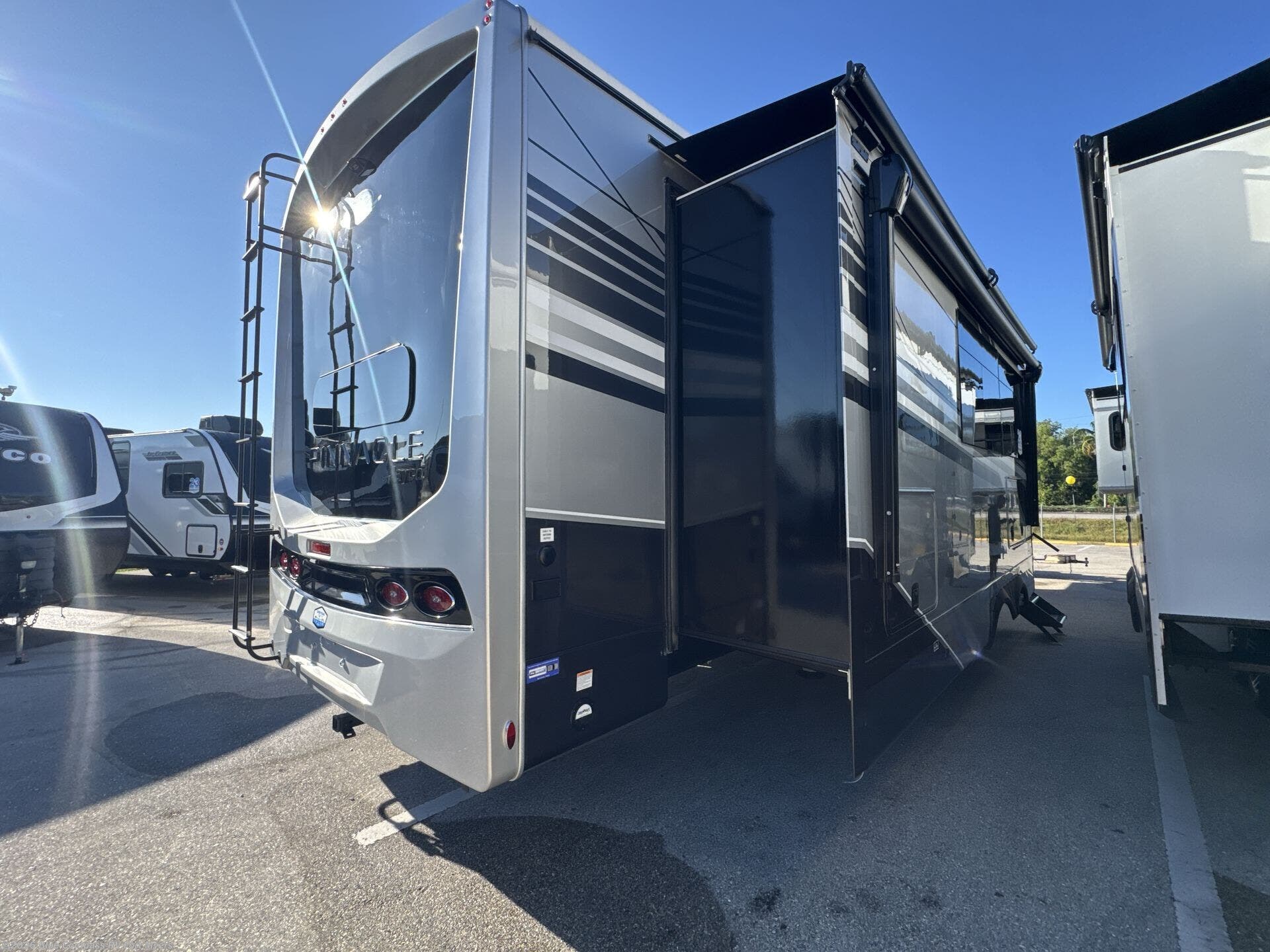 2026 Pinnacle 38FBRK by Jayco from Blue Compass RV Fort Myers in Fort Myers, Florida