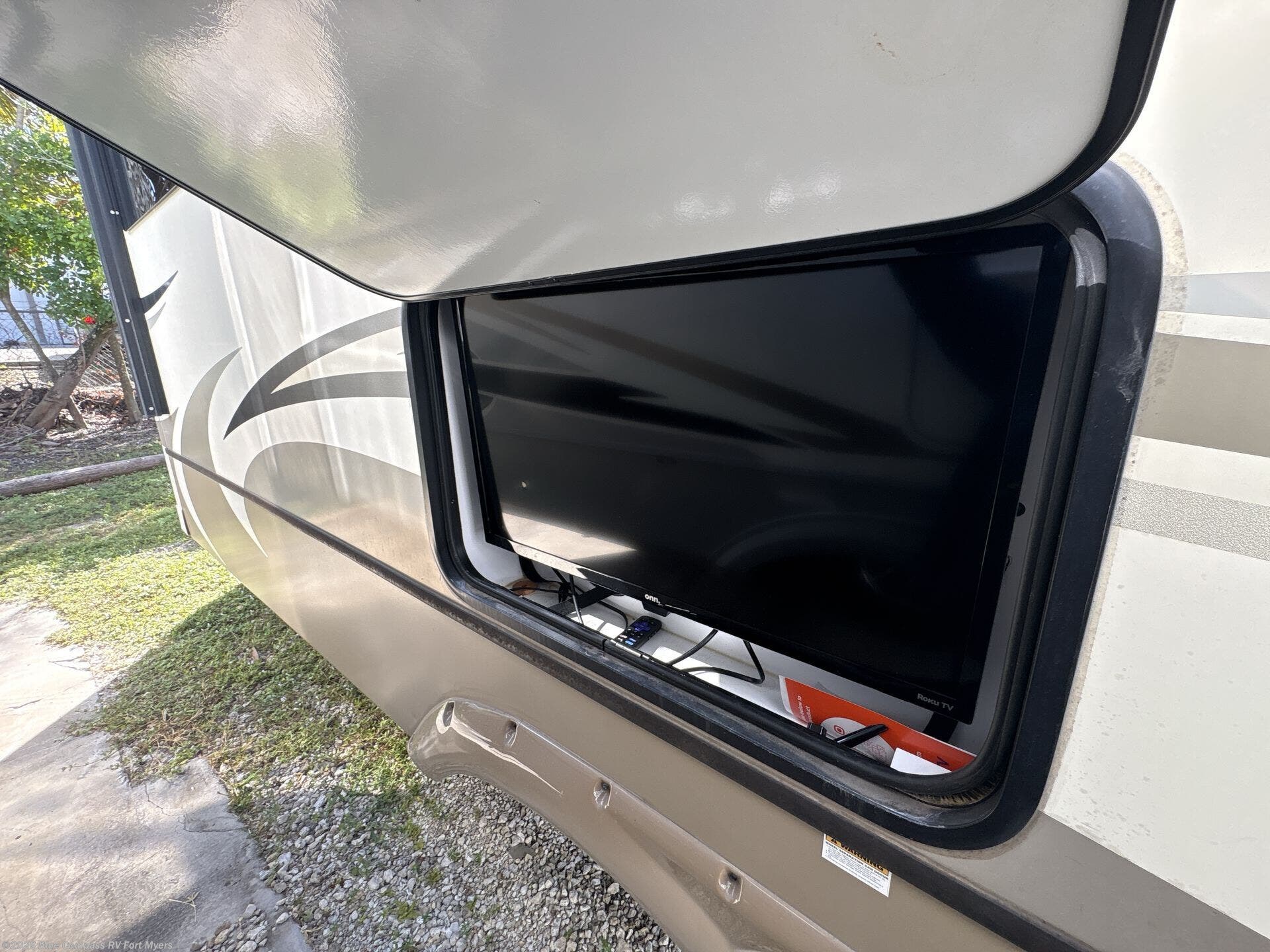 2018 Montana 3720RL by Keystone from Blue Compass RV Fort Myers in Fort Myers, Florida