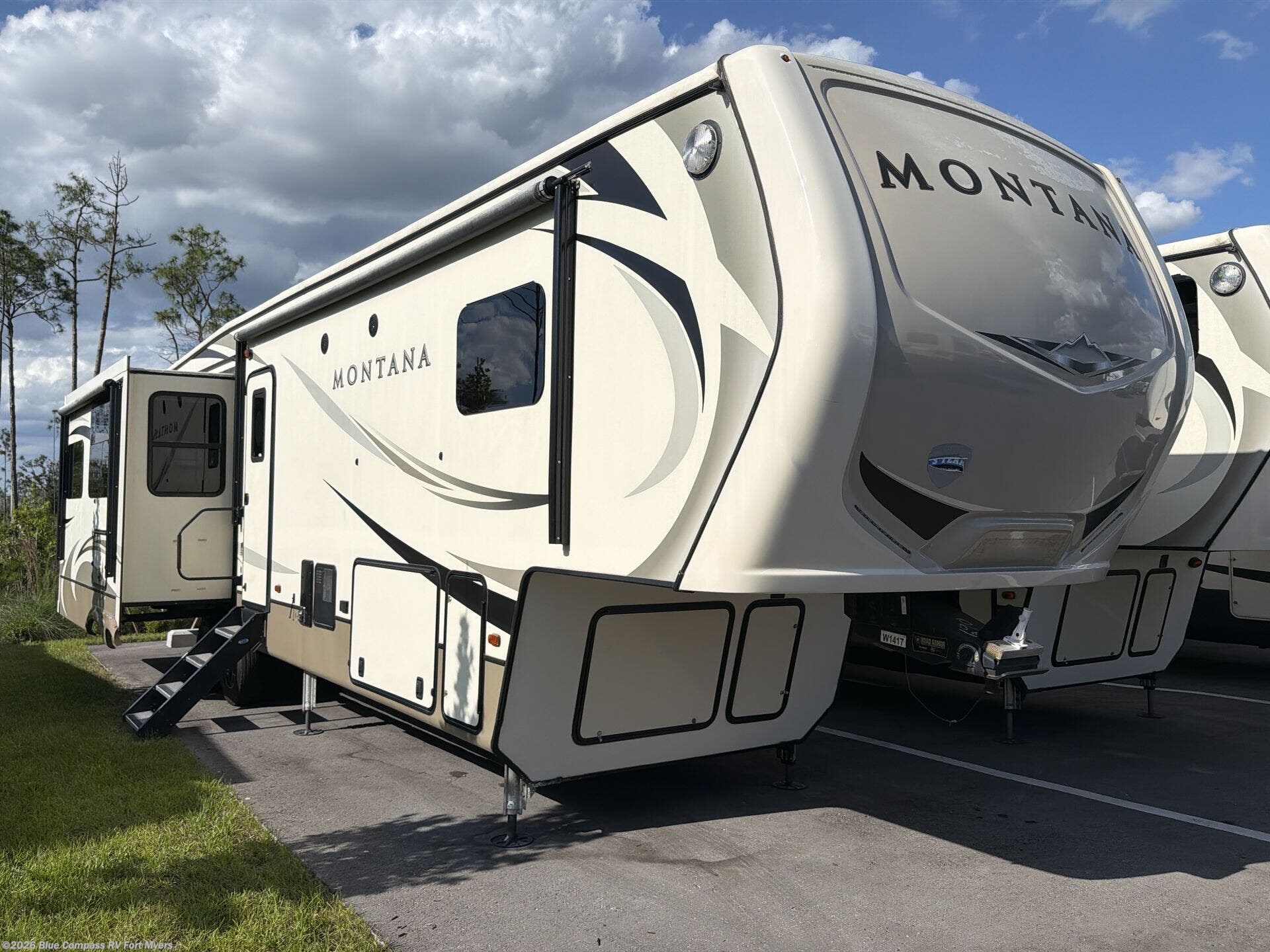 2018 Montana 3720RL by Keystone from Blue Compass RV Fort Myers in Fort Myers, Florida