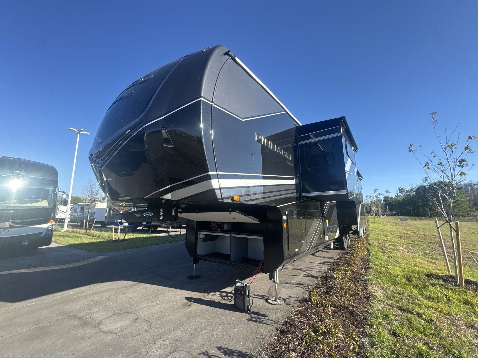 2026 Pinnacle 38FBRK by Jayco from Blue Compass RV Fort Myers in Fort Myers, Florida