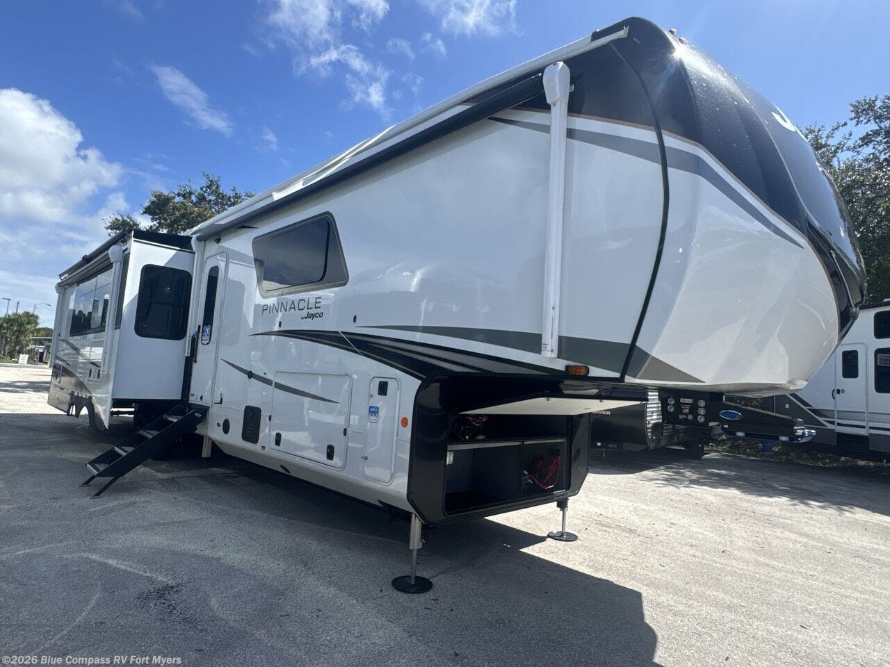 New 2026 Jayco Pinnacle 38FBRK available in Fort Myers, Florida