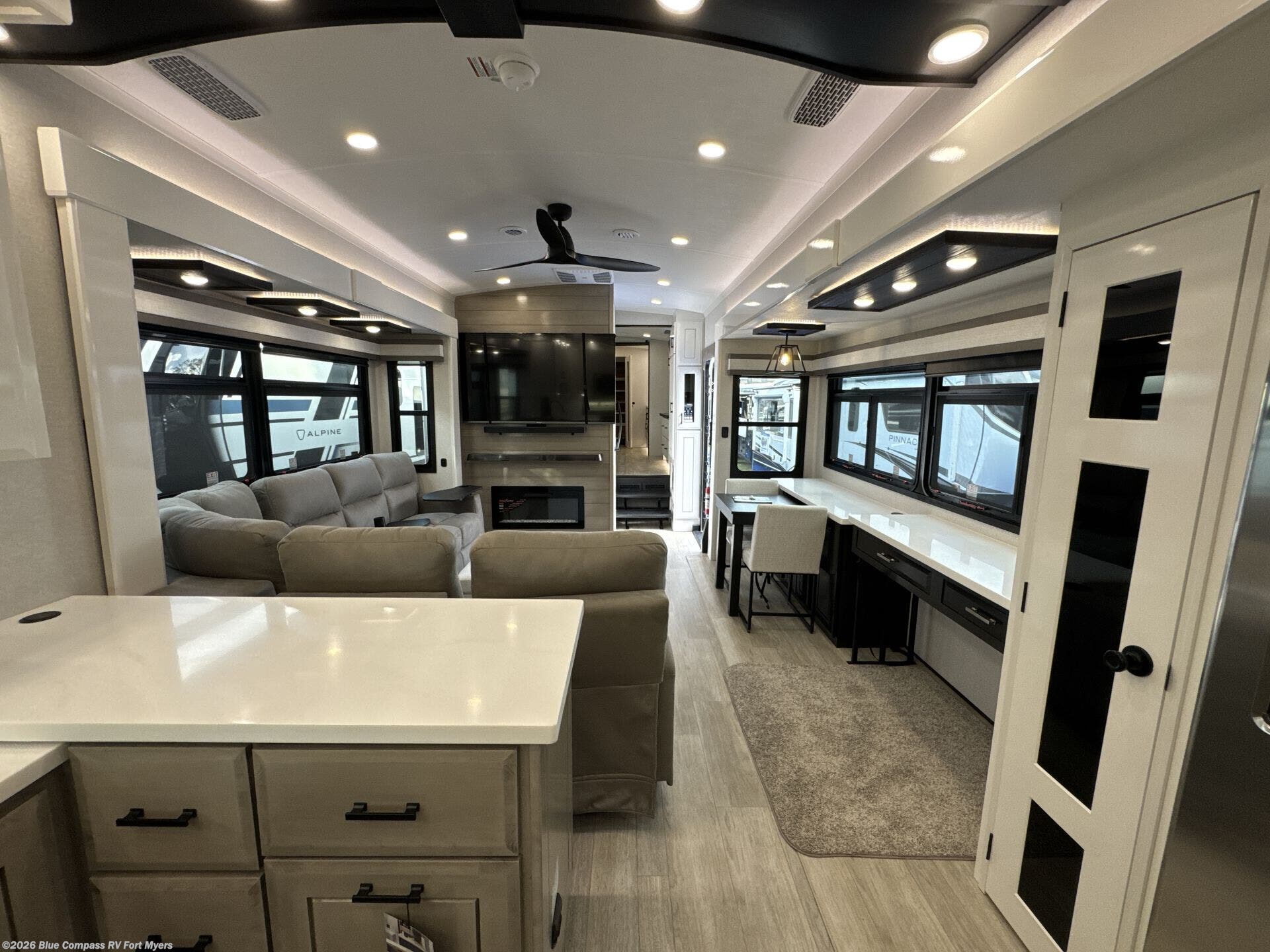 New 2026 Jayco Pinnacle 38FBRK available in Fort Myers, Florida