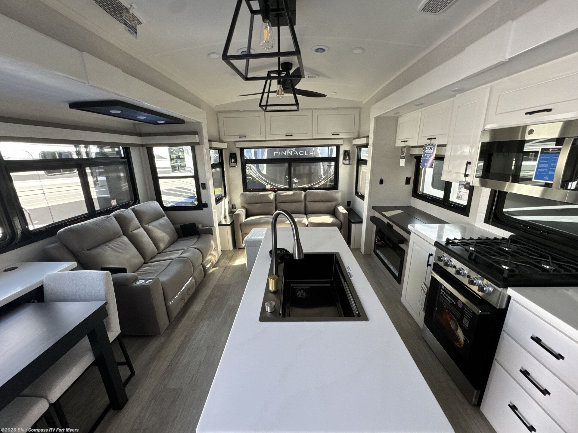 New 2026 Jayco Pinnacle 32RLTS available in Fort Myers, Florida