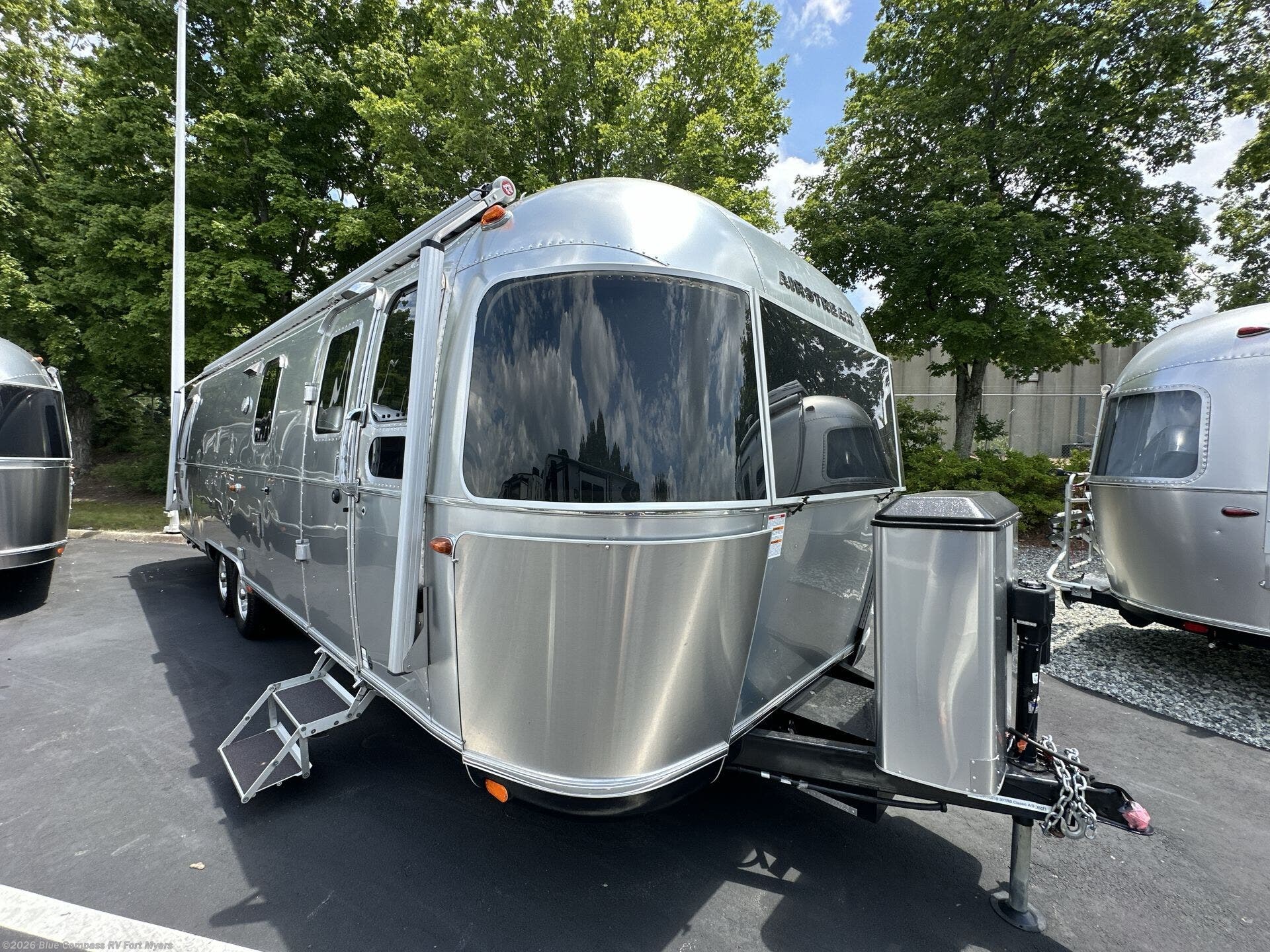 2021 Classic 30RB Twin by Airstream from Blue Compass RV Fort Myers in Fort Myers, Florida