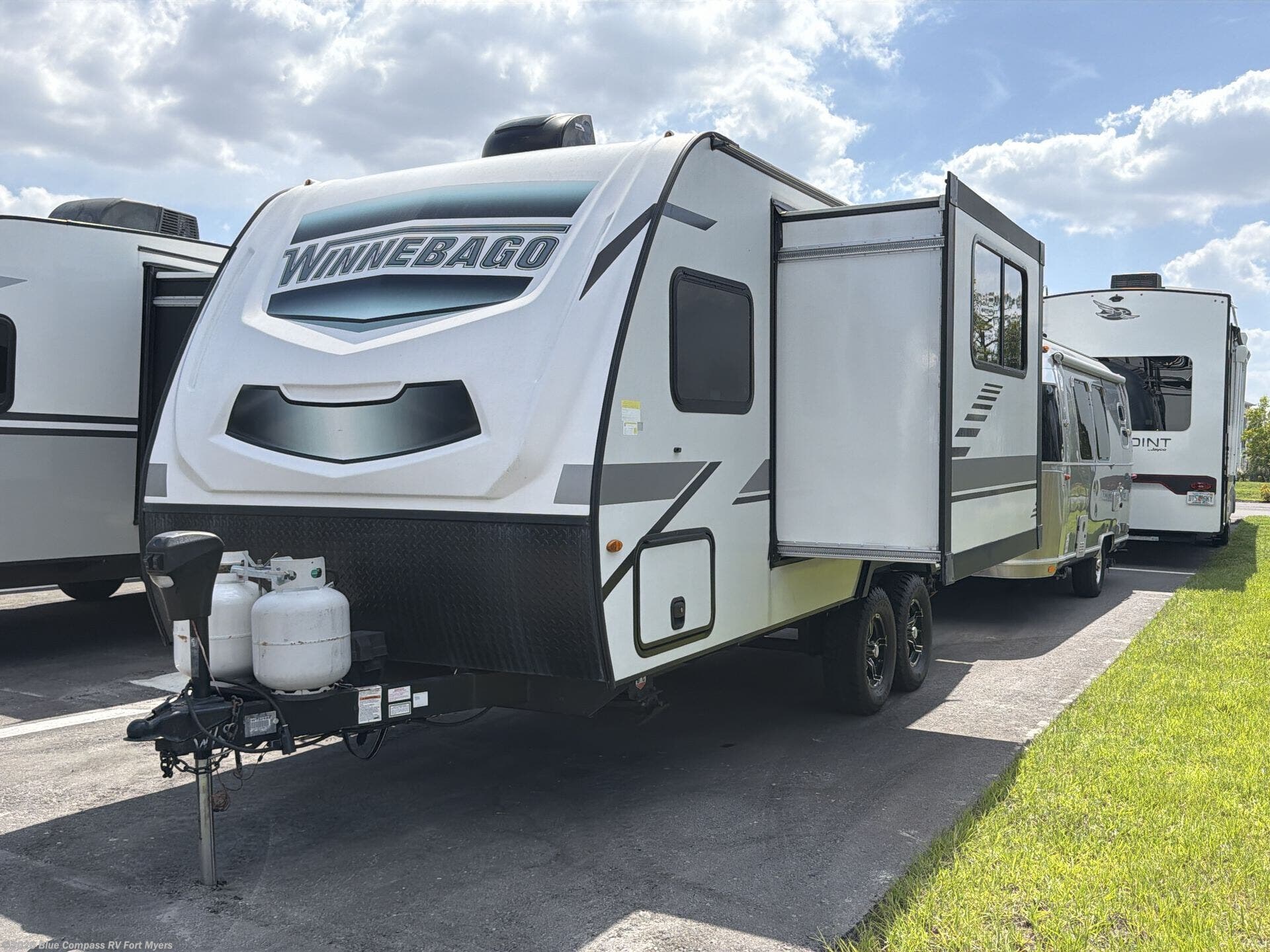 Used 2021 Winnebago Micro Minnie 2100BH available in Fort Myers, Florida