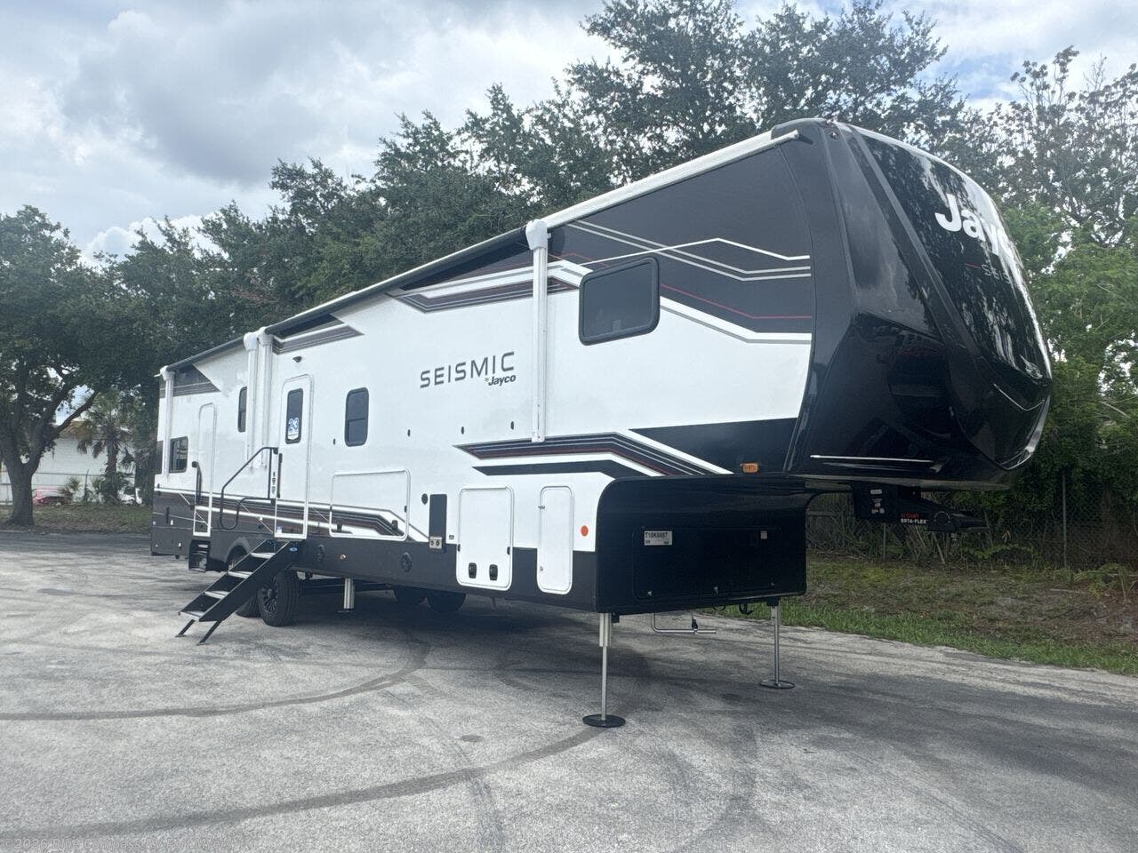 New 2026 Jayco Seismic 359 available in Fort Myers, Florida
