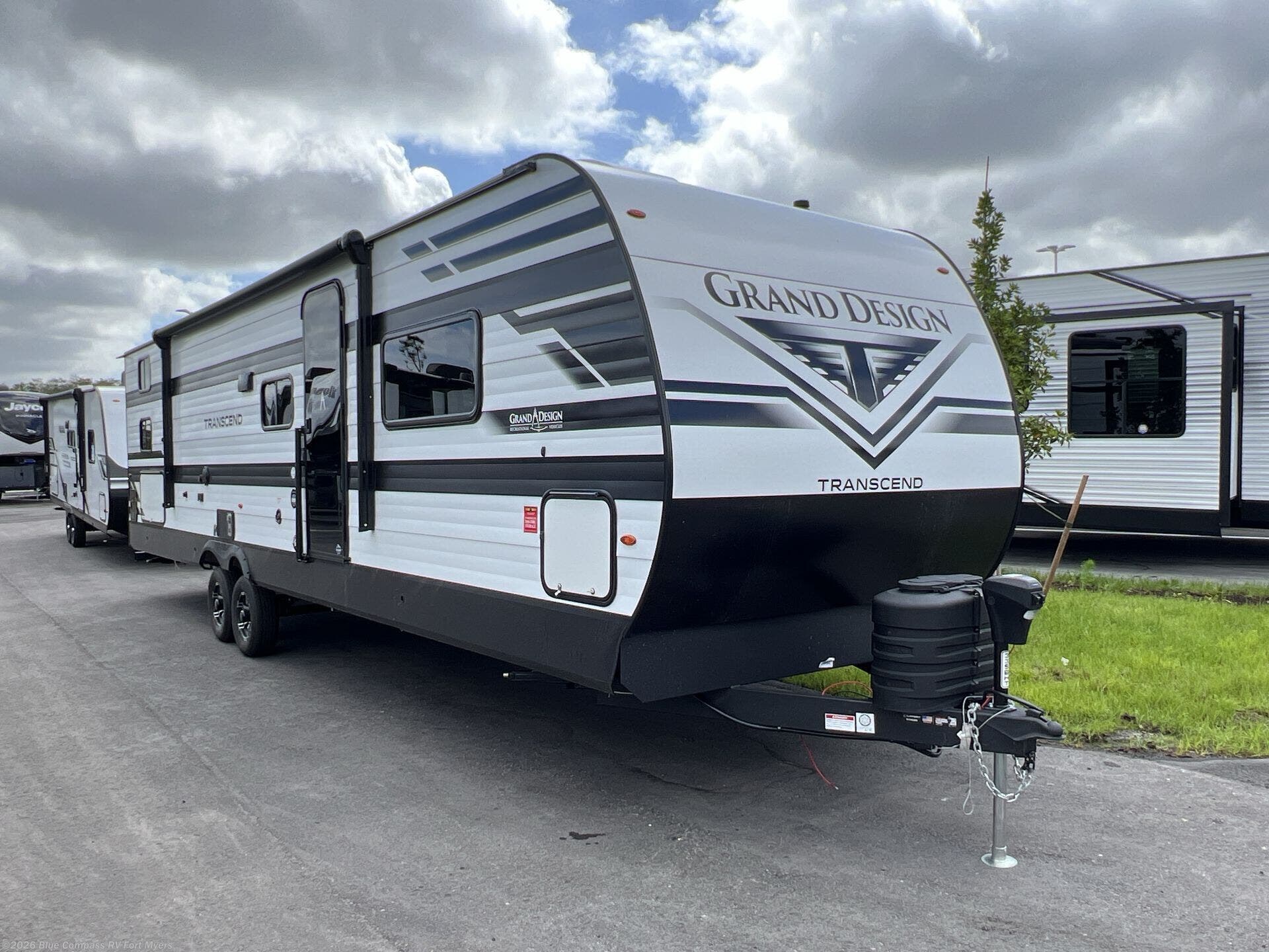 2026 Transcend 335BHT by Grand Design from Blue Compass RV Fort Myers in Fort Myers, Florida