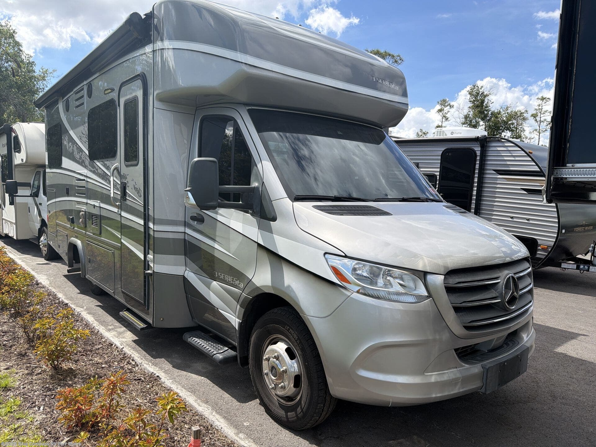 2020 isata 3 24RW by Dynamax Corp from Blue Compass RV Fort Myers in Fort Myers, Florida