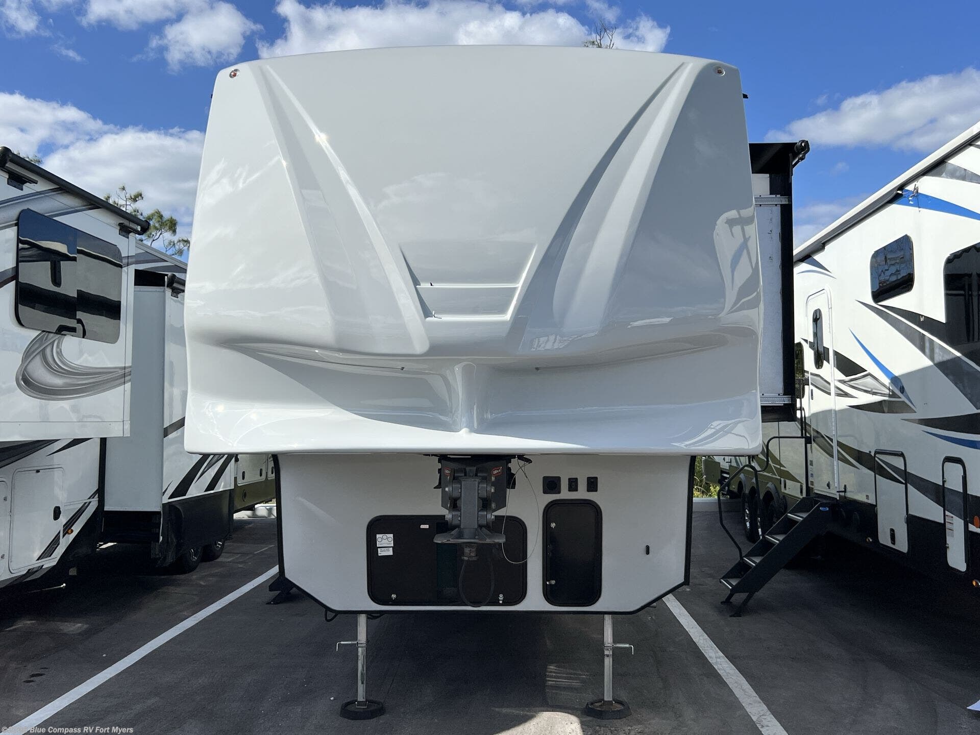 2020 Vengeance 322 by Forest River from Blue Compass RV Fort Myers in Fort Myers, Florida