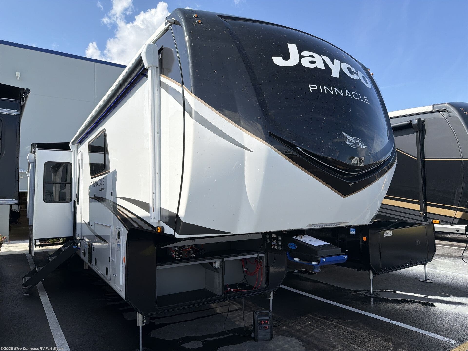 2026 Pinnacle 38FBRK by Jayco from Blue Compass RV Fort Myers in Fort Myers, Florida