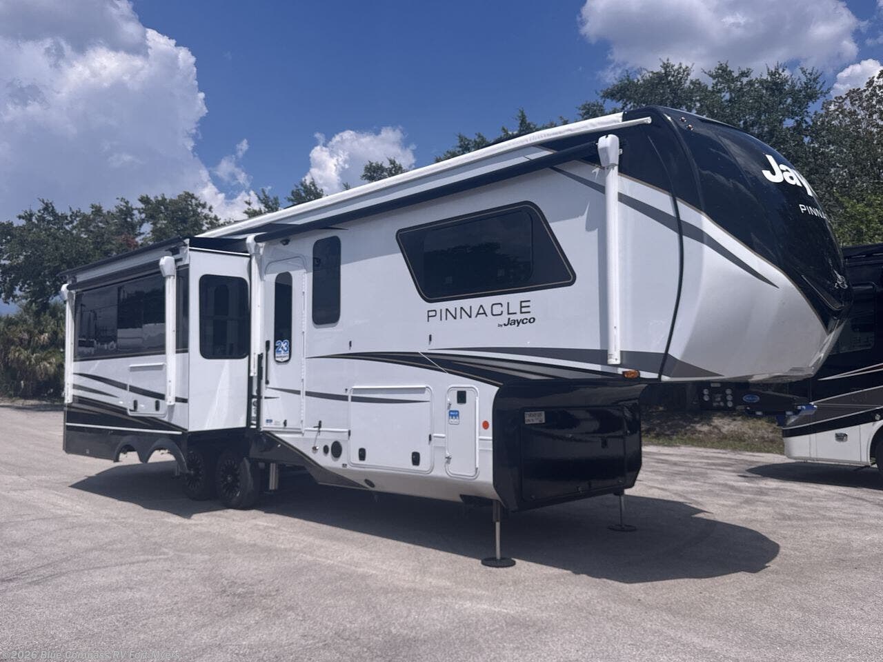 New 2026 Jayco Pinnacle 32RLTS available in Fort Myers, Florida