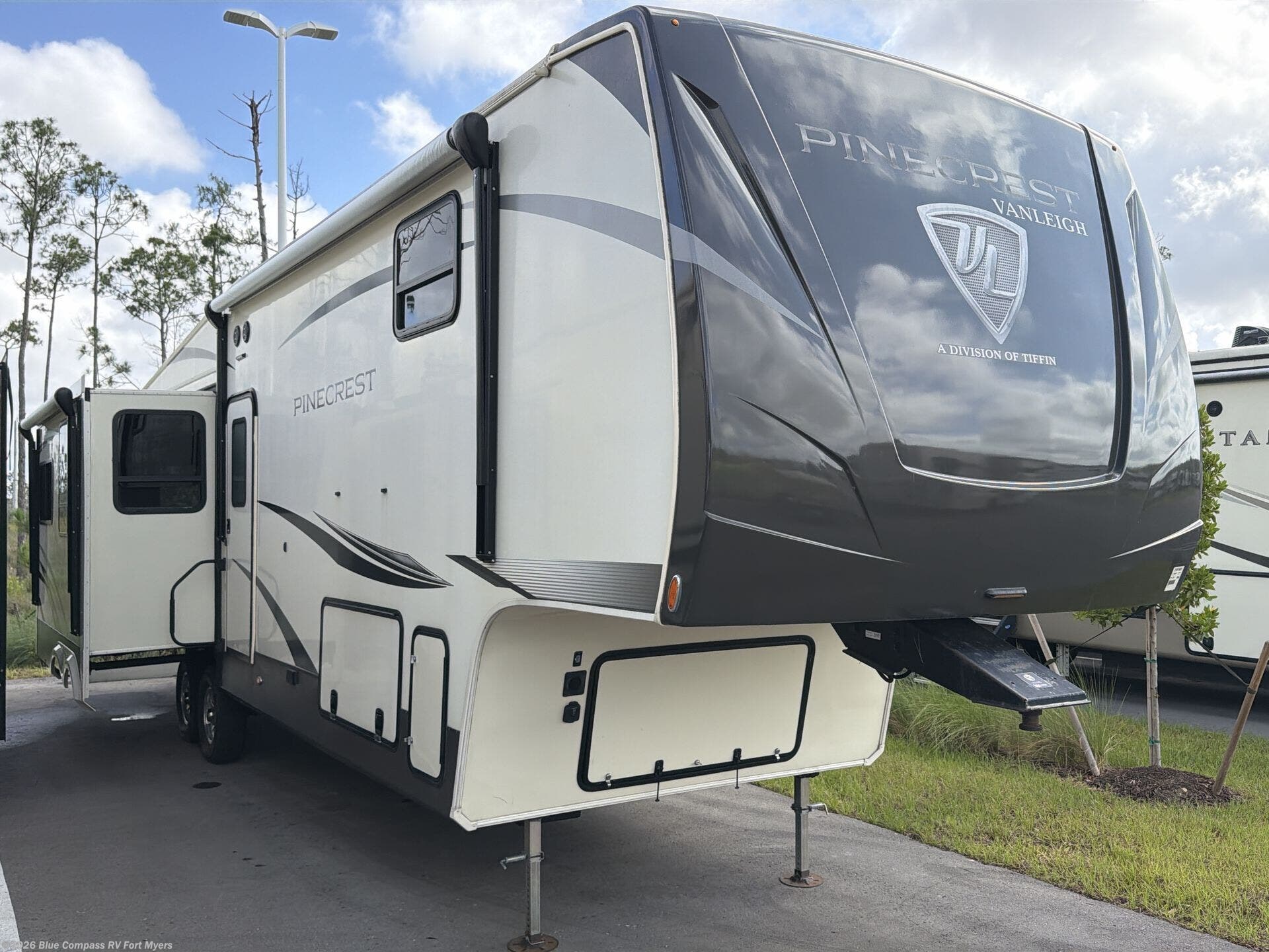 2021 PineCrest 335RLP by Vanleigh from Blue Compass RV Fort Myers in Fort Myers, Florida