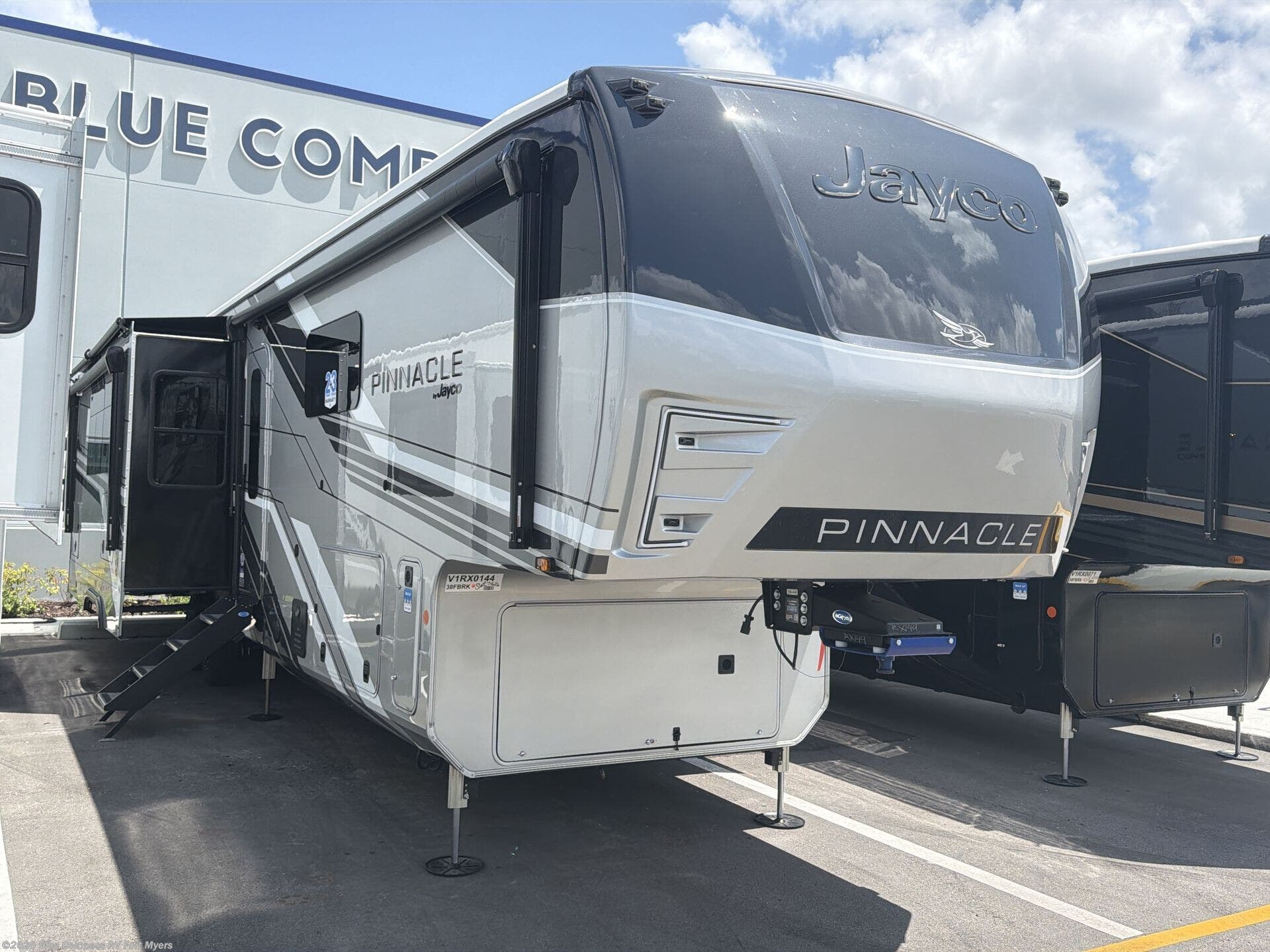 2027 Pinnacle 38FBRK by Jayco from Blue Compass RV Fort Myers in Fort Myers, Florida