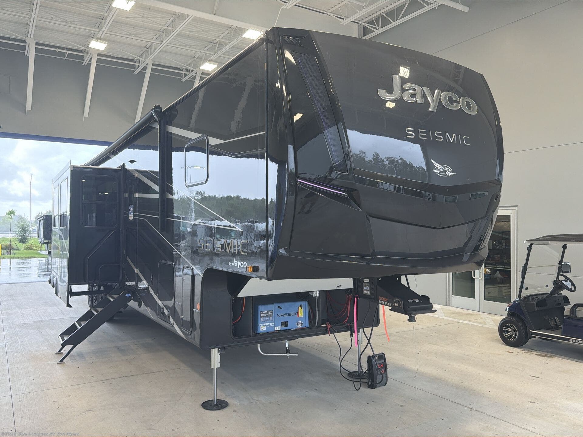 2027 Seismic 395 by Jayco from Blue Compass RV Fort Myers in Fort Myers, Florida