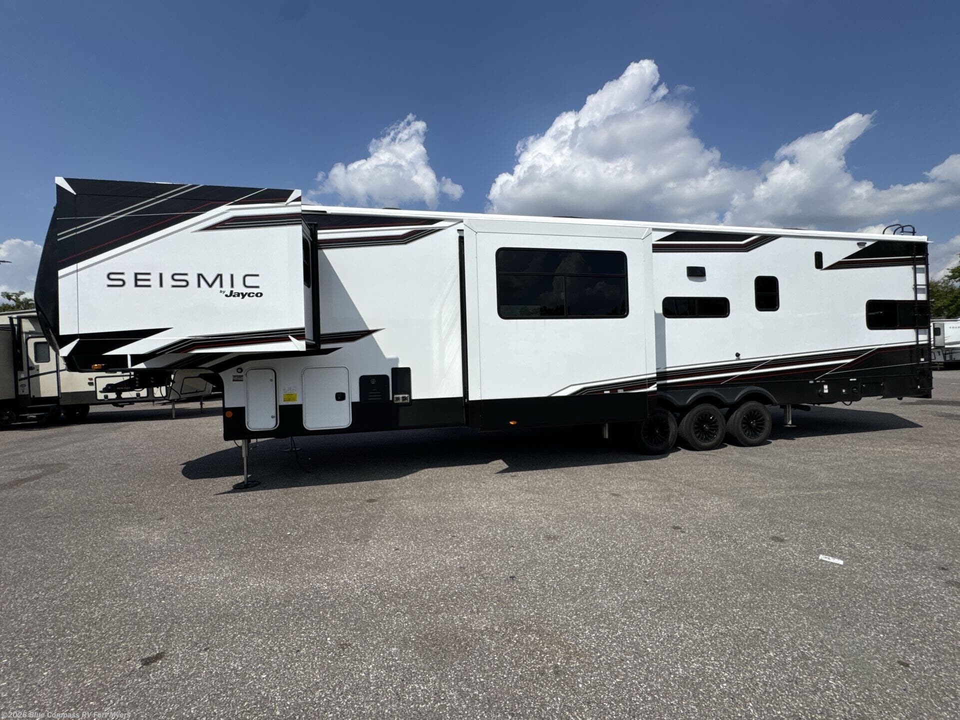 2026 Seismic 399 by Jayco from Blue Compass RV Fort Myers in Fort Myers, Florida