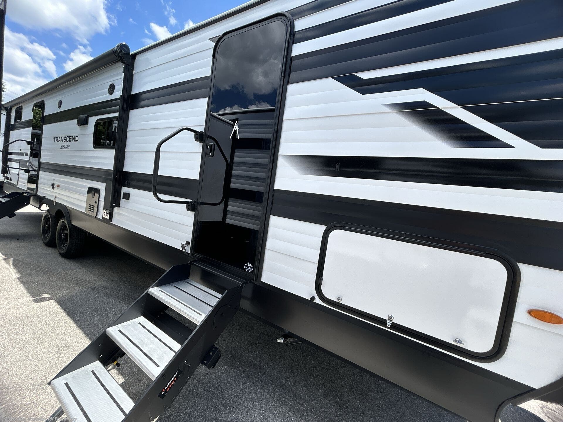 Used 2024 Grand Design Transcend Xplor 321BH available in Fort Myers, Florida