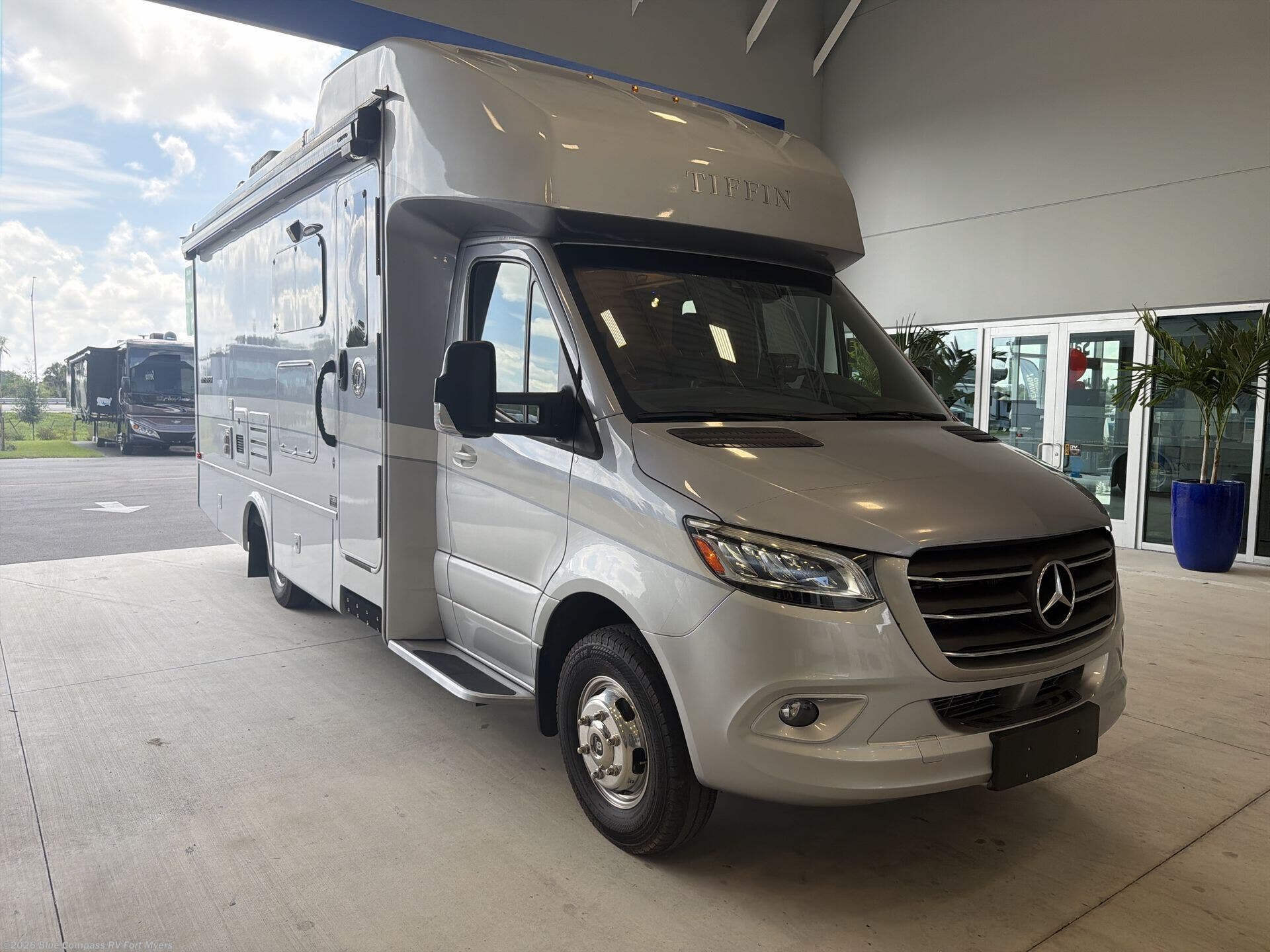 2021 Wayfarer 25 RW by Tiffin from Blue Compass RV Fort Myers in Fort Myers, Florida