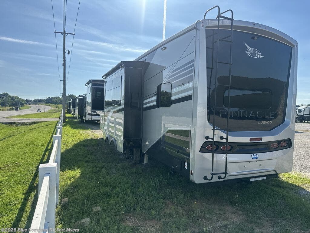New 2026 Jayco Pinnacle 38FBRK available in Fort Myers, Florida