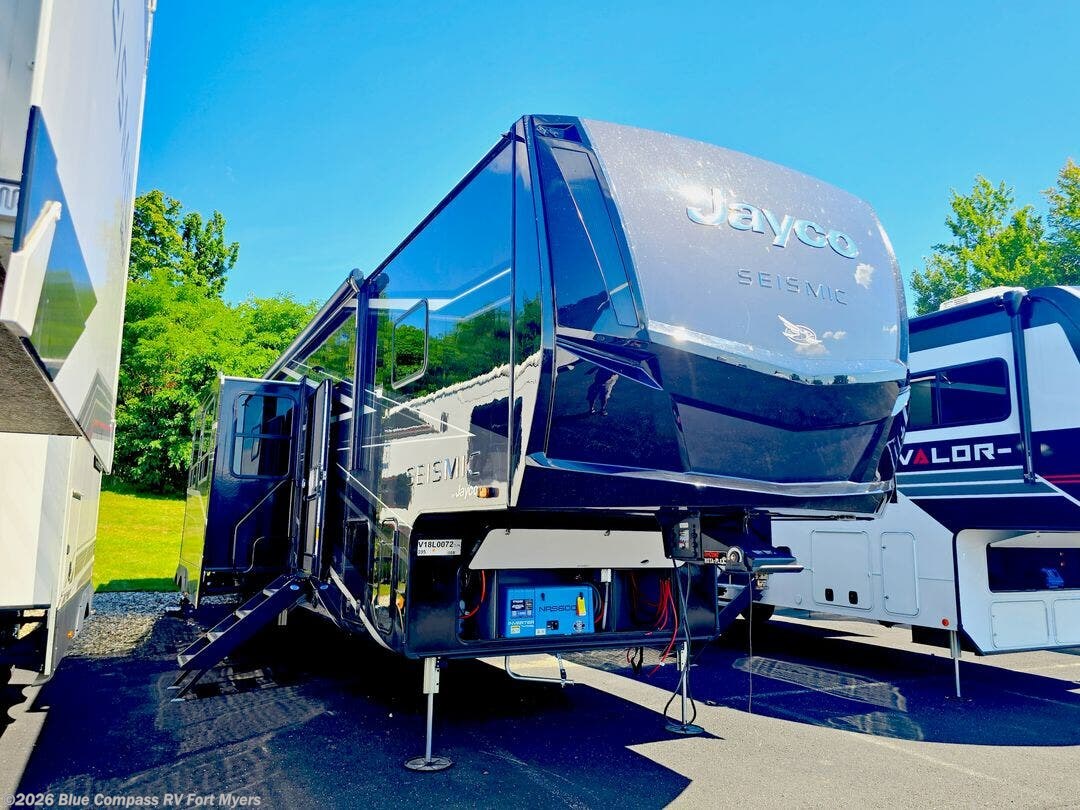 2027 Seismic 395 by Jayco from Blue Compass RV Fort Myers in Fort Myers, Florida