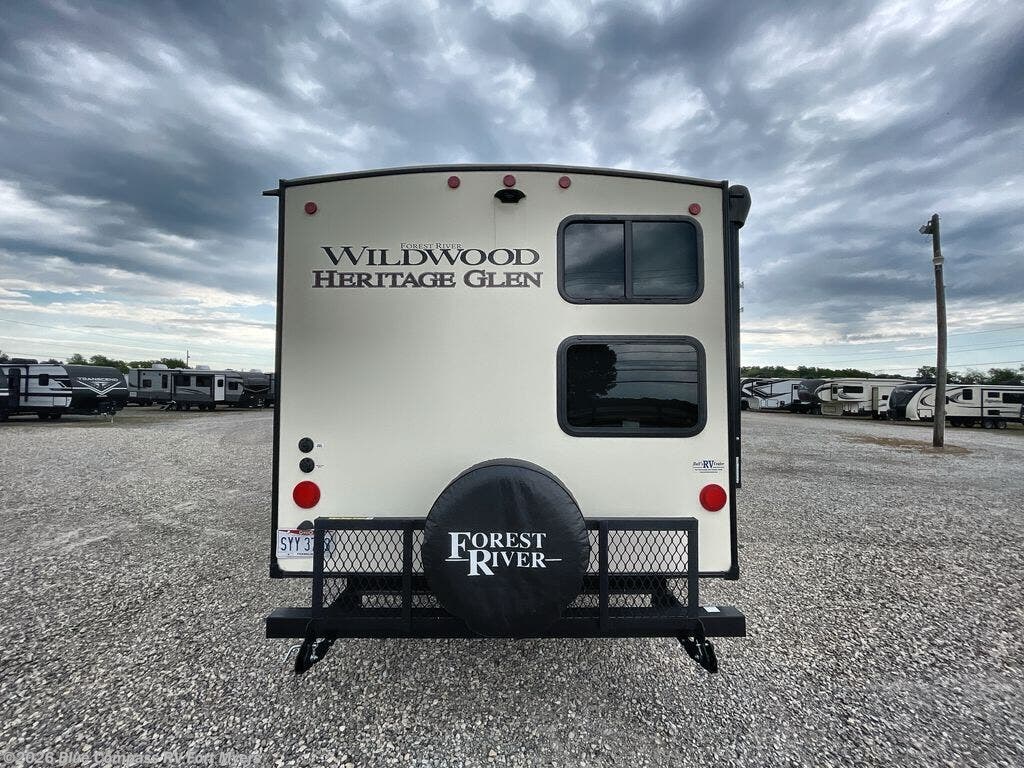 Used 2021 Forest River Wildwood Heritage Glen Hyper-Lyte 23BHHL available in Fort Myers, Florida