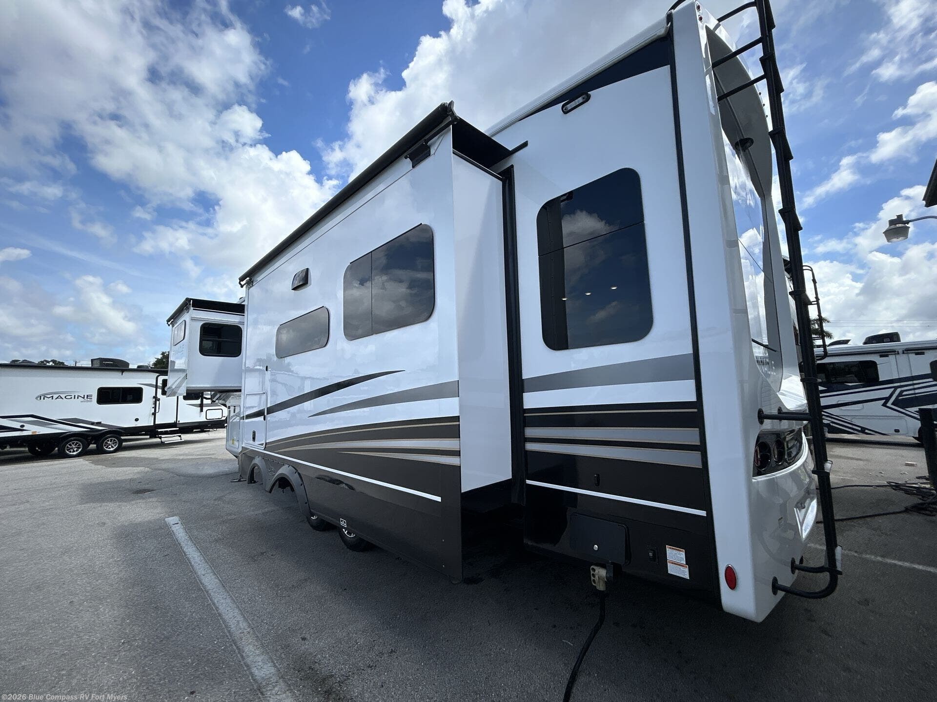 2025 Pinnacle 32RLTS by Jayco from Blue Compass RV Fort Myers in Fort Myers, Florida