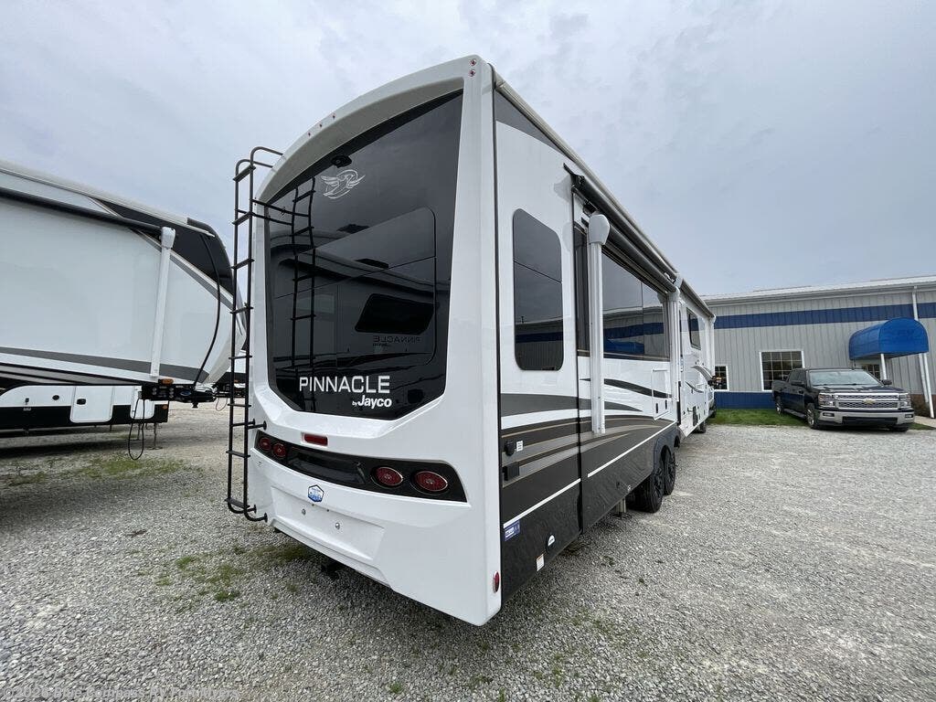 New 2026 Jayco Pinnacle 36FBTS available in Fort Myers, Florida