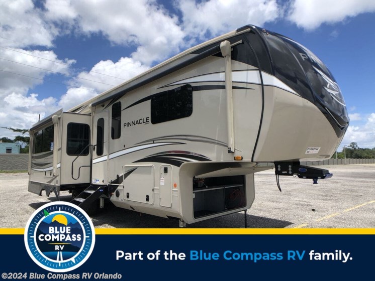 New 2023 Jayco Pinnacle 32RLTS available in Casselberry, Florida