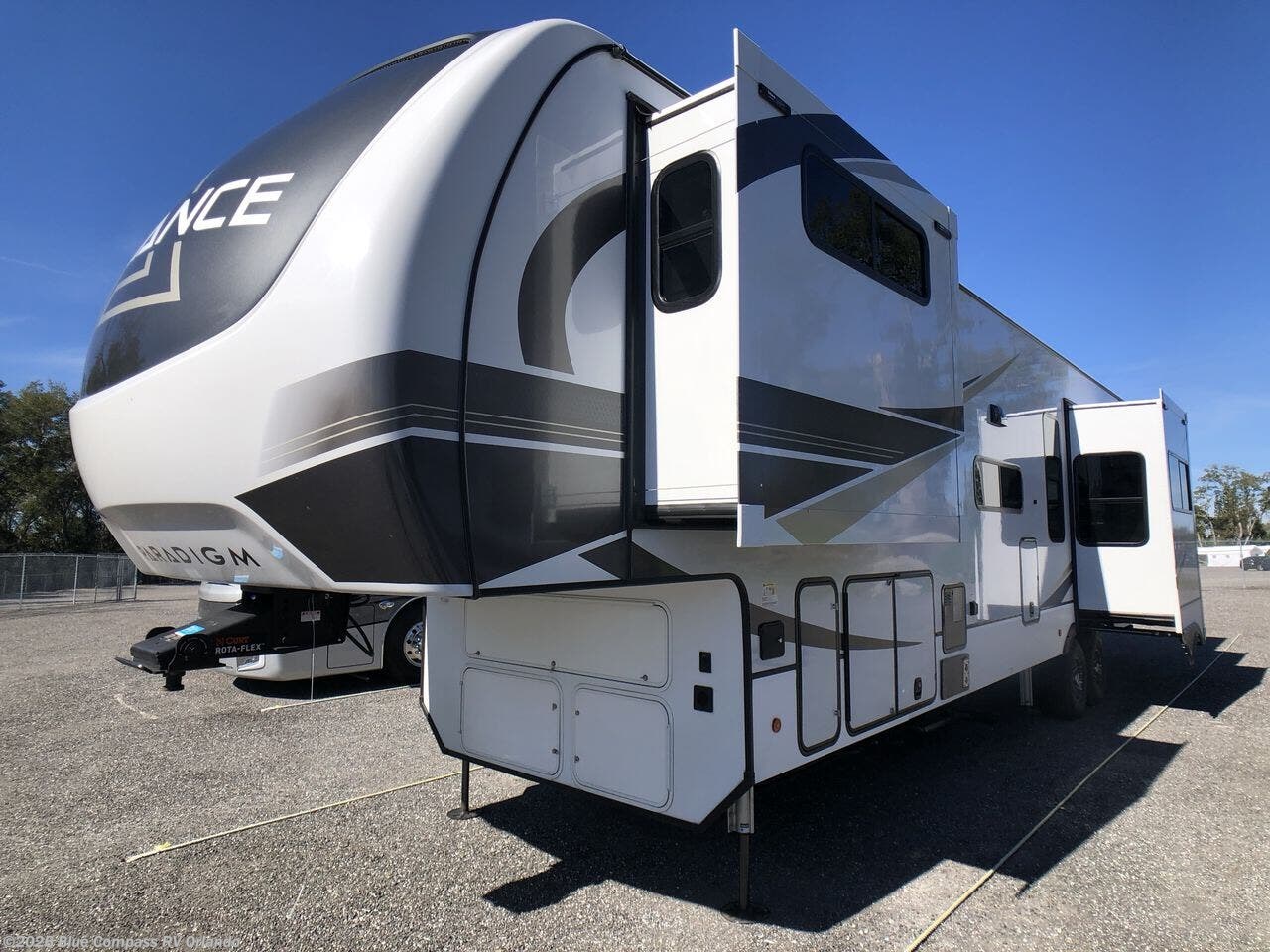 2024 Alliance RV Paradigm 395DS RV for Sale in Casselberry, FL 32707