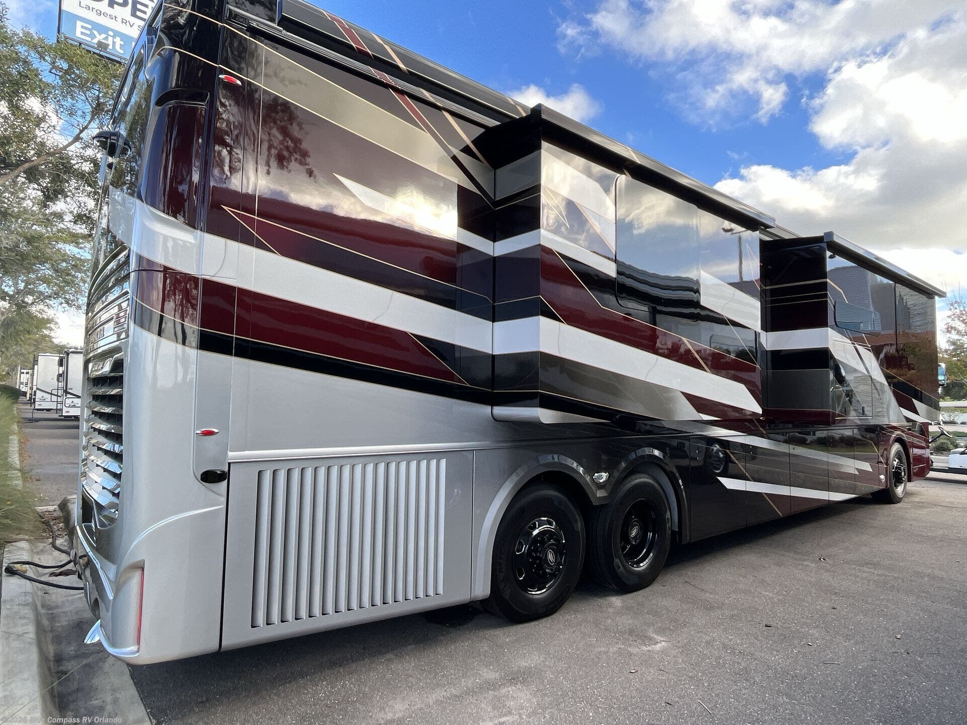 2024 Foretravel Realm Presidential Series LVMS RV for Sale in
