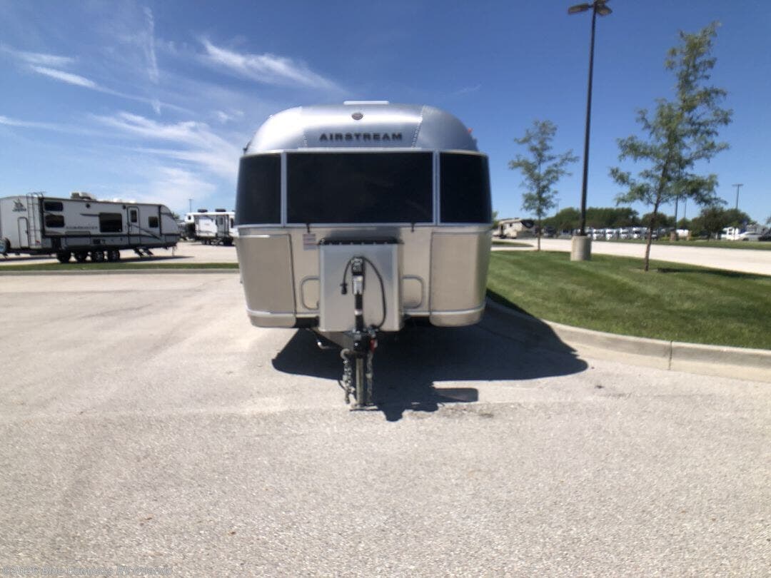 2025 Airstream Globetrotter 27FB RV for Sale in Casselberry, FL 32707