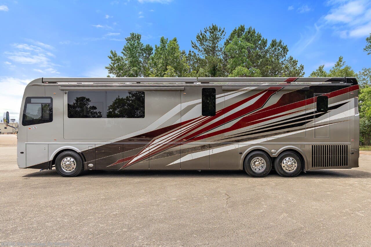 New 2026 Foretravel Realm FS605 Presidential Series  LVMS available in Casselberry, Florida