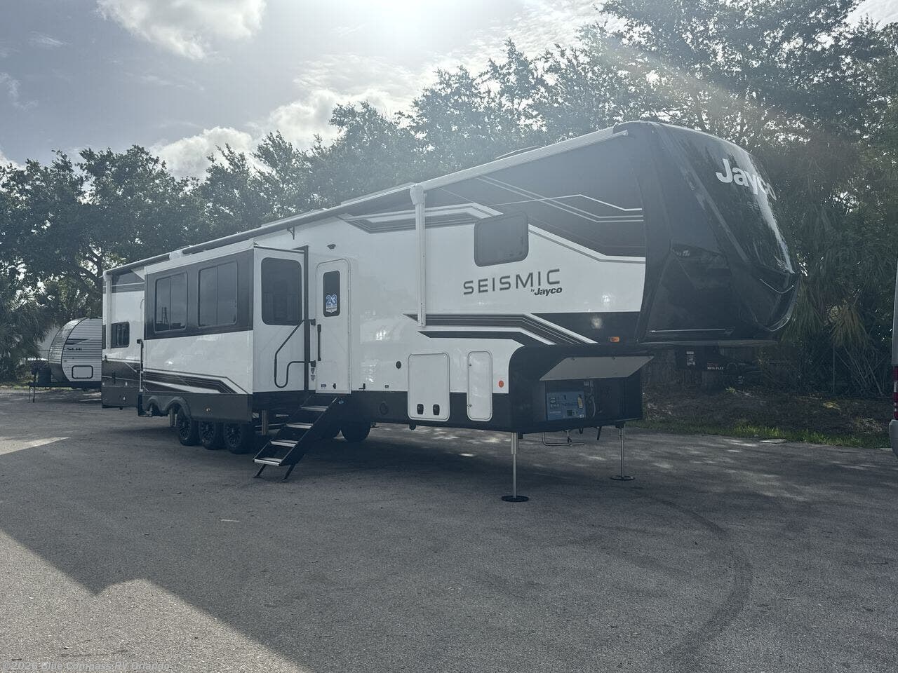 New 2025 Jayco Seismic 395 available in Casselberry, Florida