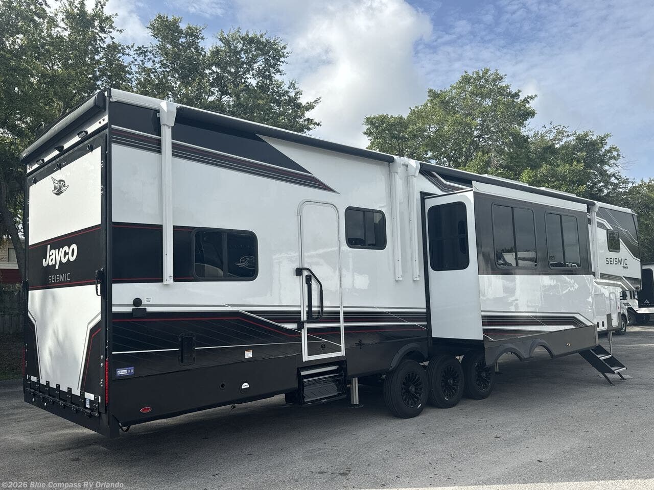 2025 Seismic 395 by Jayco from Blue Compass RV Orlando in Casselberry, Florida
