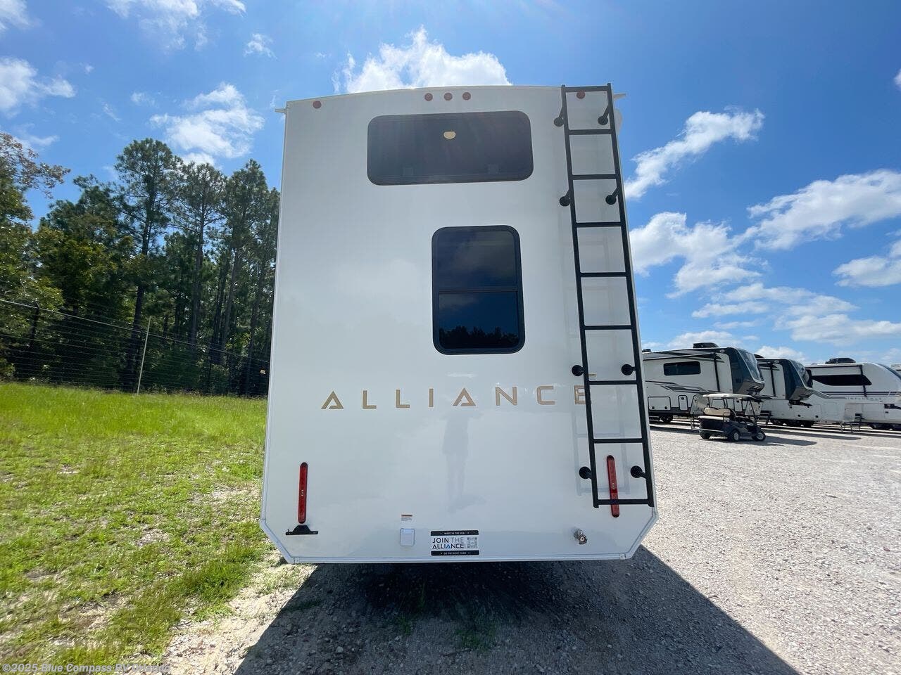 2026 Benchmark 44LFT by Alliance RV from Blue Compass RV Orlando in Casselberry, Florida