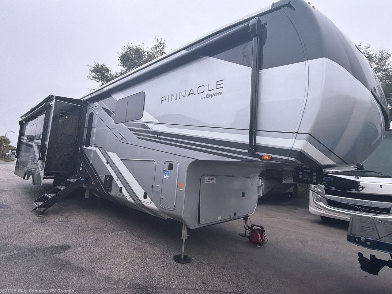 New 2026 Jayco Pinnacle 38FBRK available in Casselberry, Florida