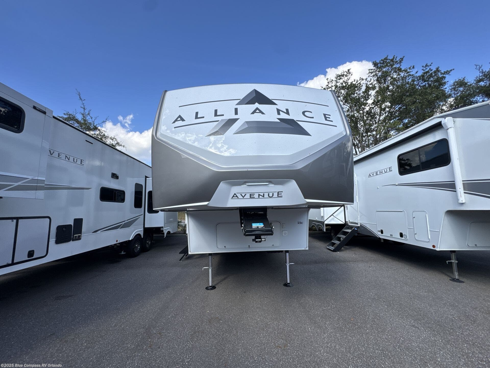 2026 Avenue All-Access 29RL by Alliance RV from Blue Compass RV Orlando in Casselberry, Florida