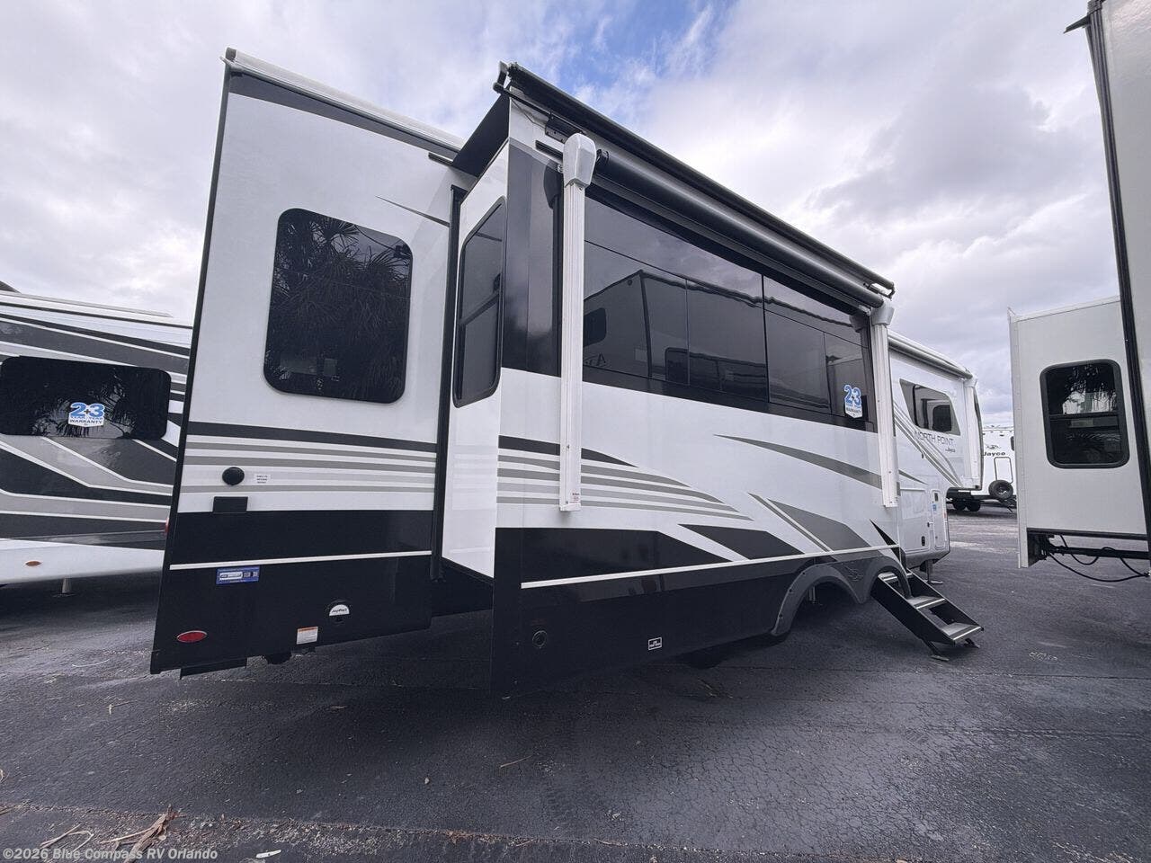 2026 North Point 310RLTS by Jayco from Blue Compass RV Orlando in Casselberry, Florida