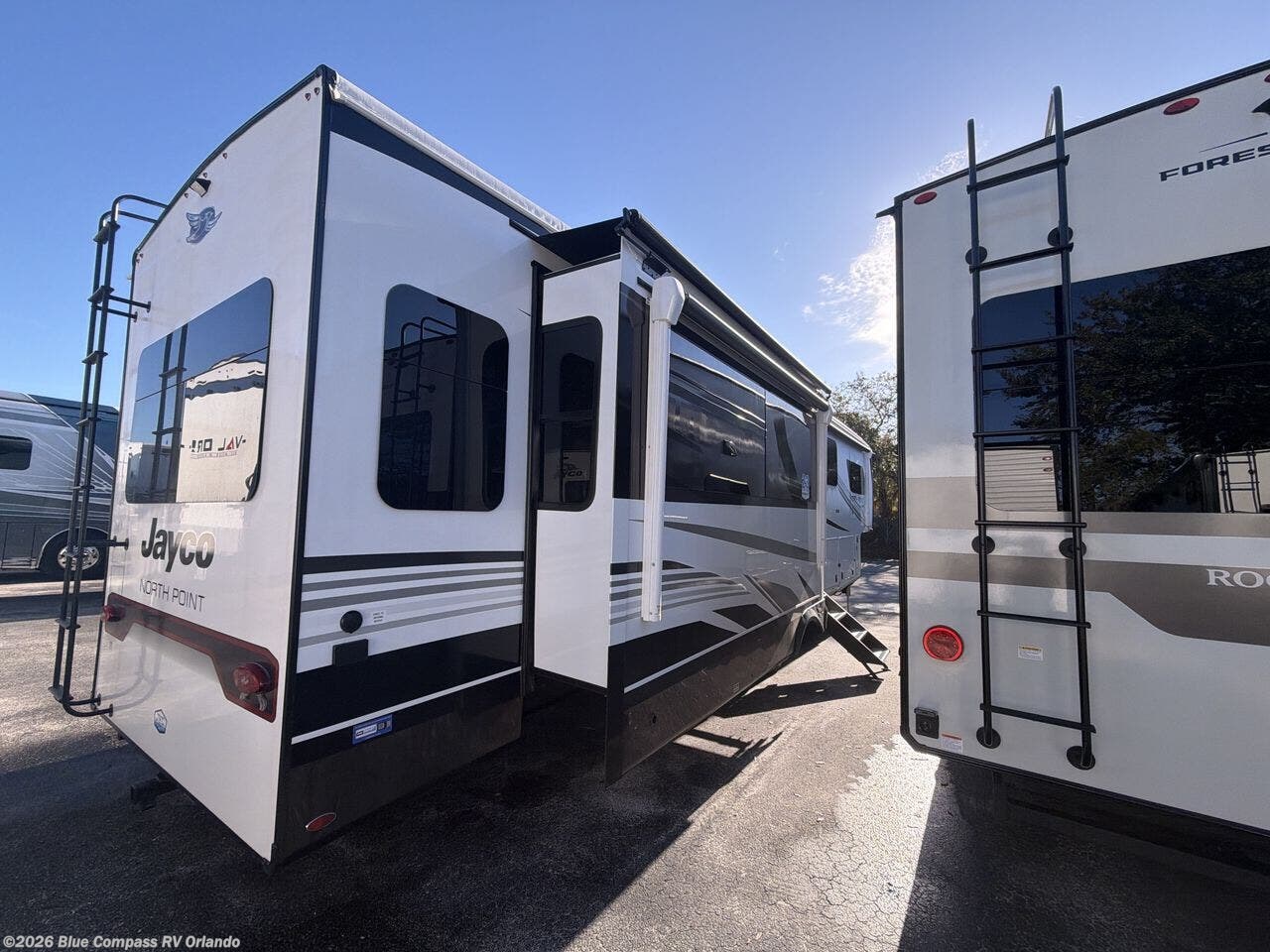 2026 North Point 377RLBH by Jayco from Blue Compass RV Orlando in Casselberry, Florida