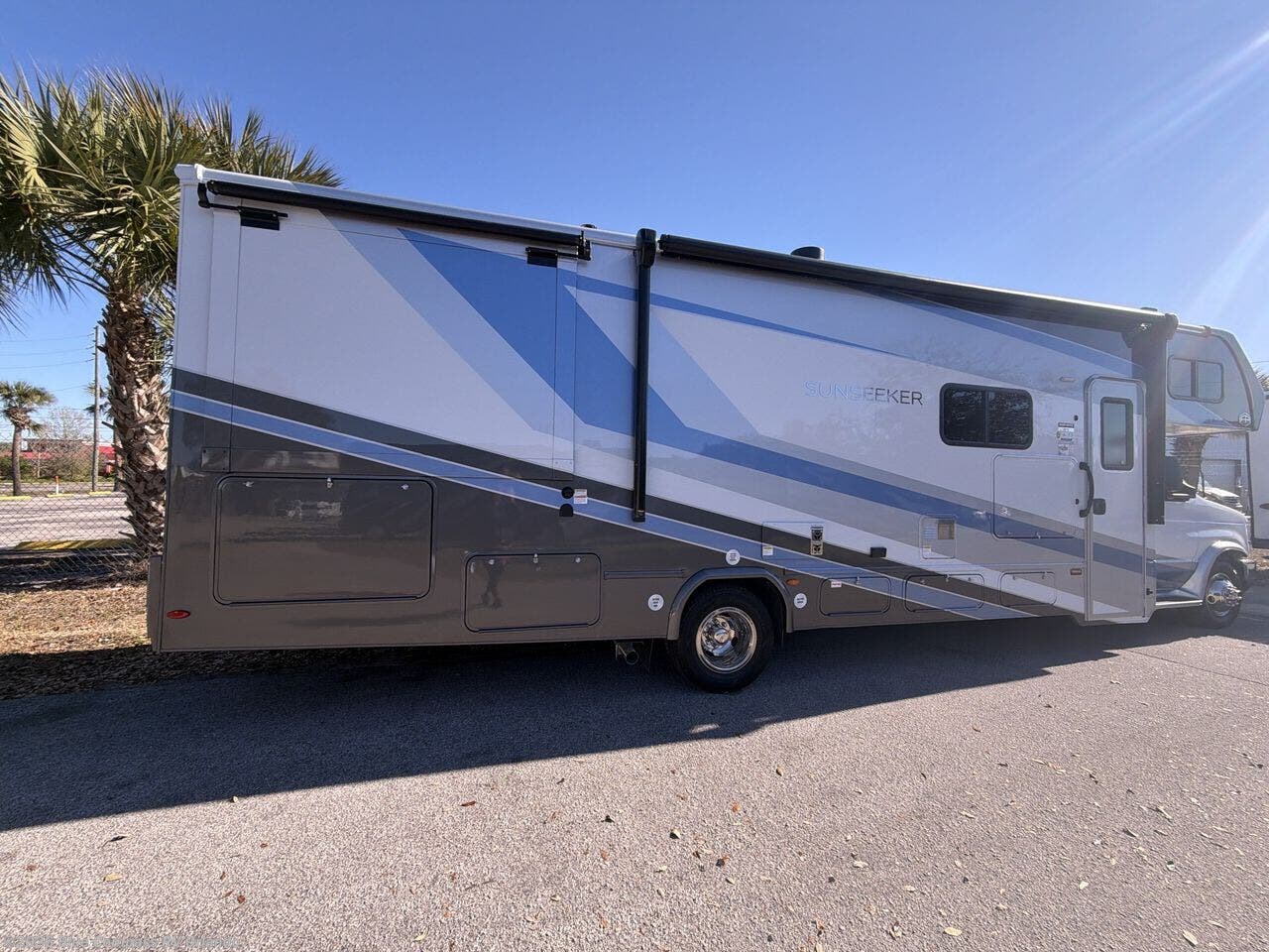 2026 Sunseeker Classic 3010DS by Forest River from Blue Compass RV Orlando in Casselberry, Florida