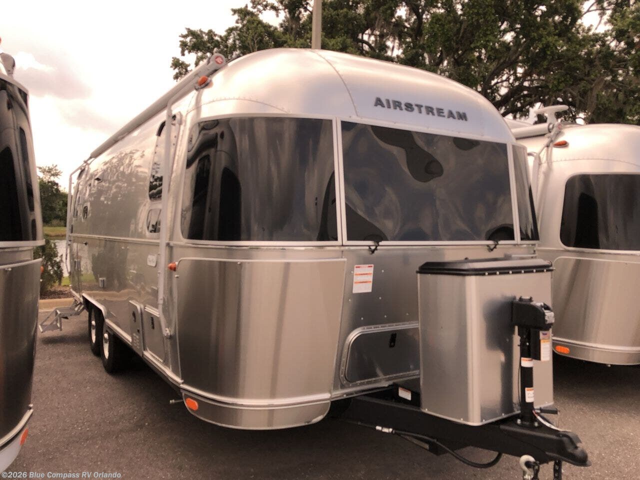 Used 2024 Airstream Flying Cloud 25FB Twin available in Casselberry, Florida