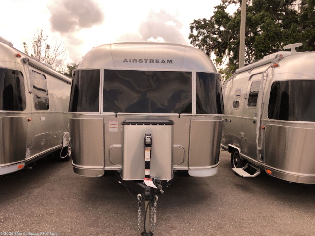2024 Flying Cloud 25FB Twin by Airstream from Blue Compass RV Orlando in Casselberry, Florida