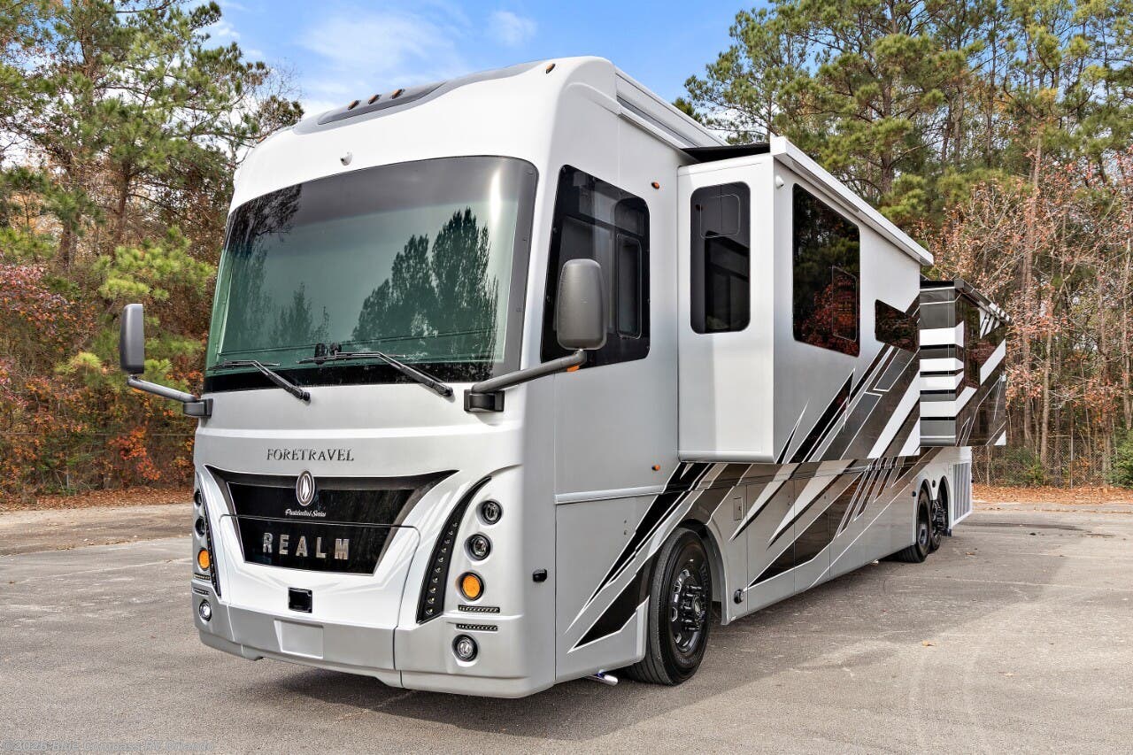 2026 Realm Presidential Series  LV7 by Foretravel from Blue Compass RV Orlando in Casselberry, Florida
