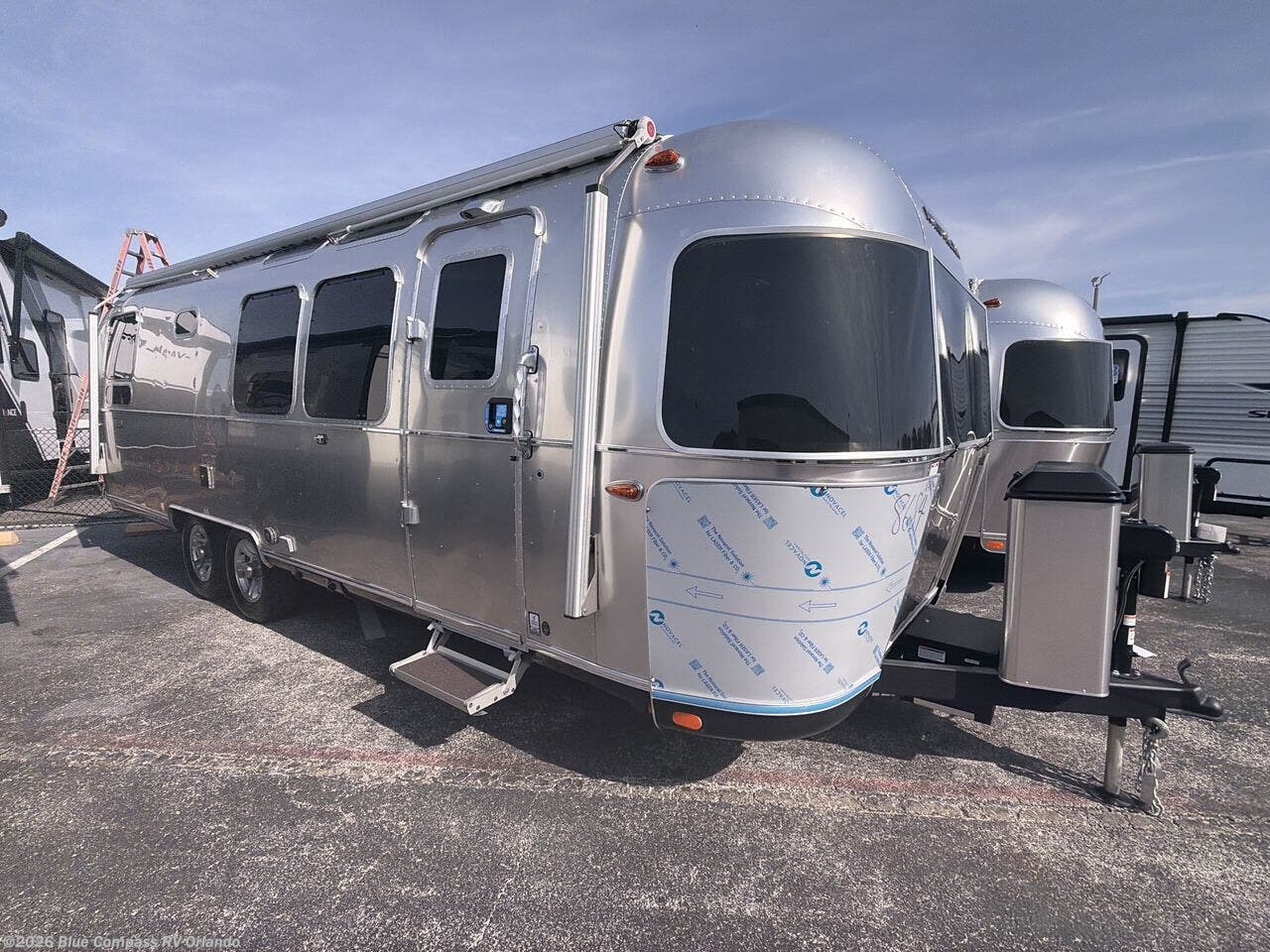 New 2026 Airstream Classic 28RB available in Casselberry, Florida